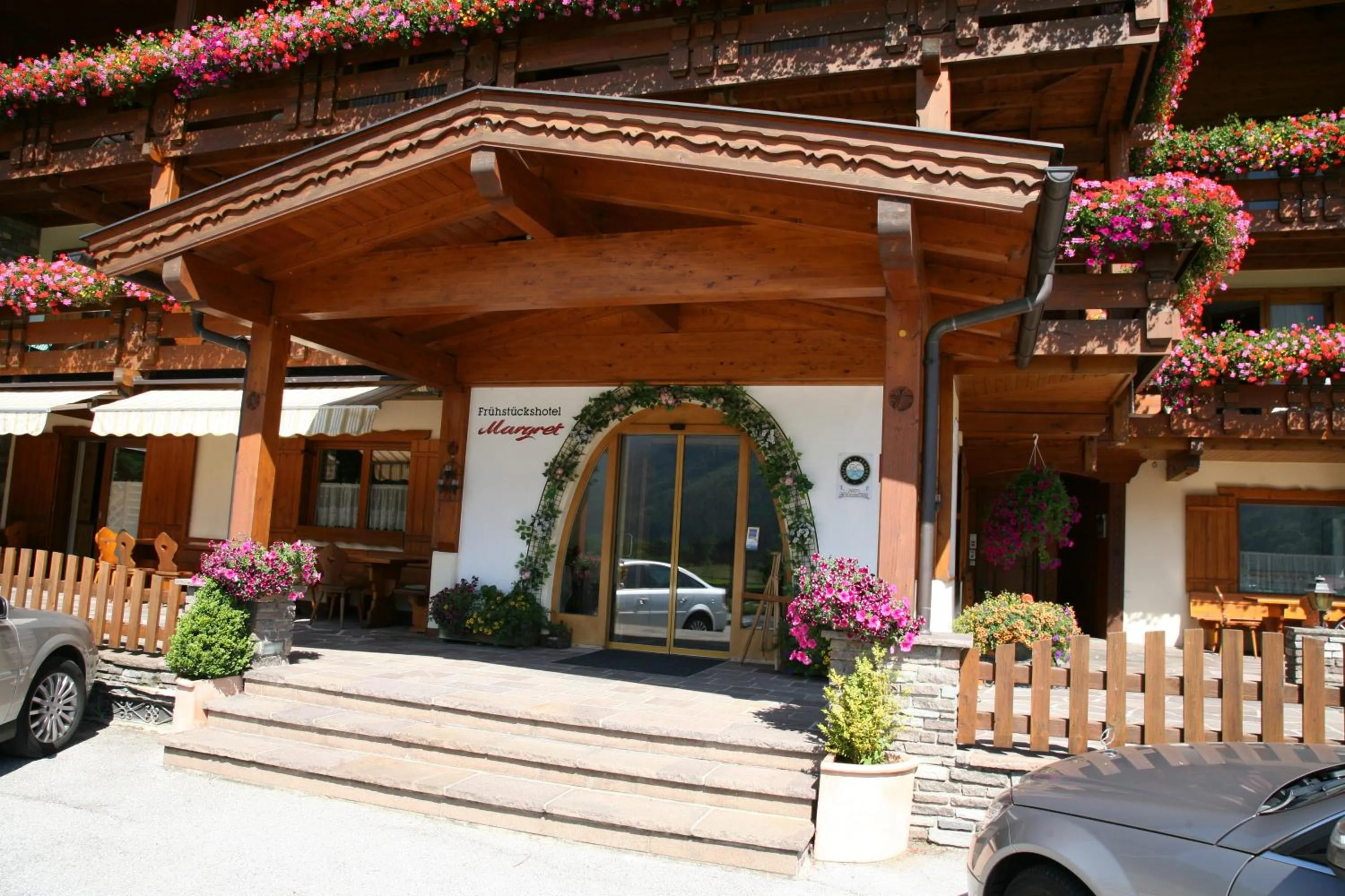 Facade/entrance in Frühstückshotel Margret