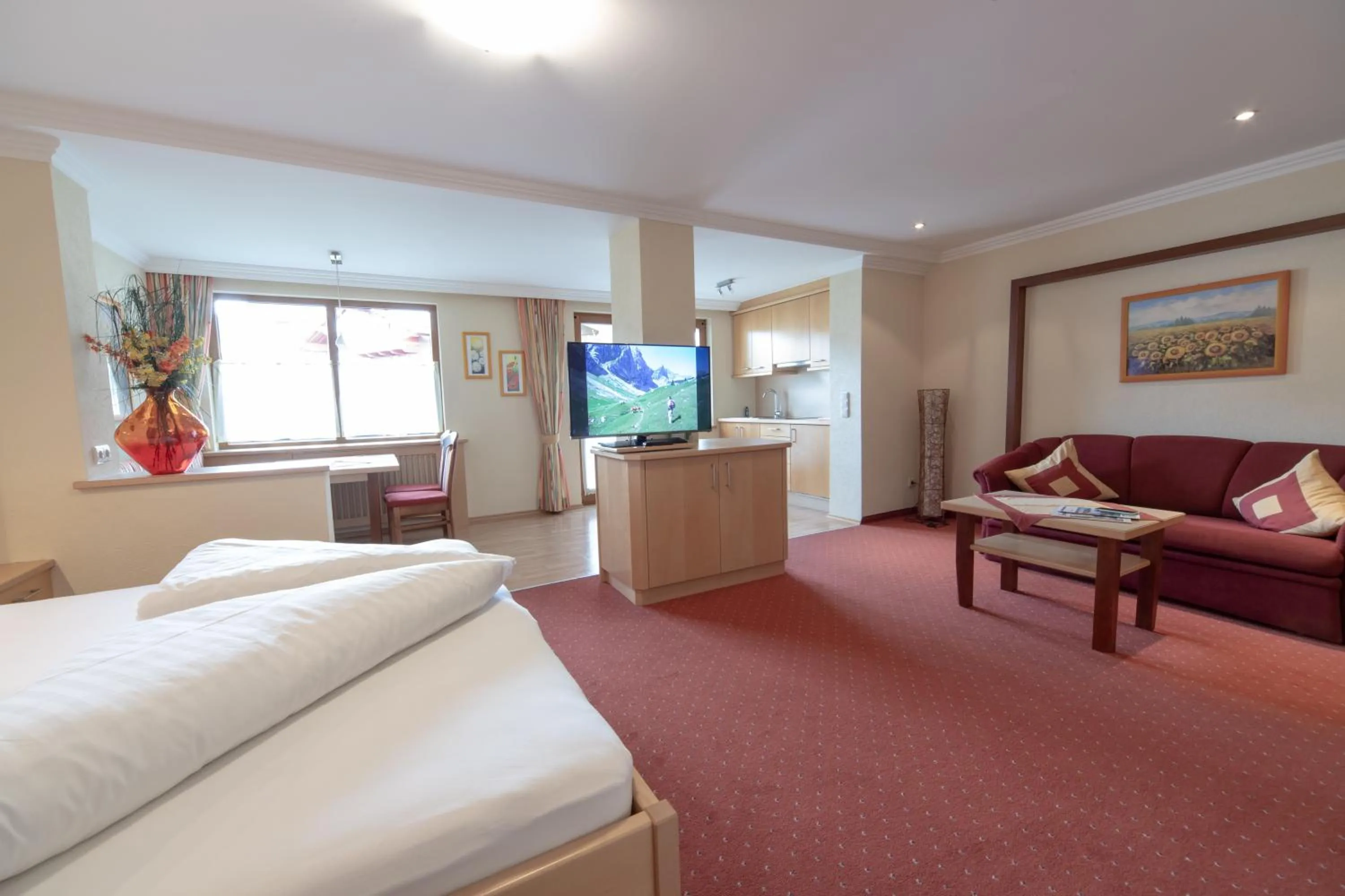 TV and multimedia, Bed in Frühstückshotel Margret