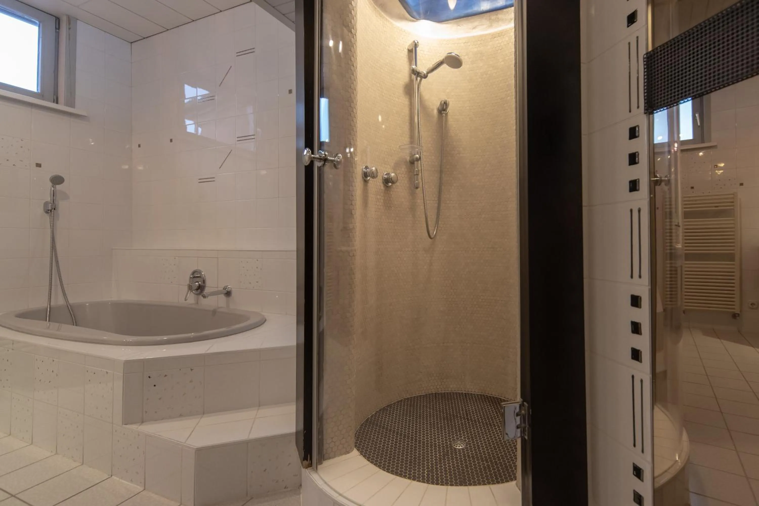 Shower in Frühstückshotel Margret