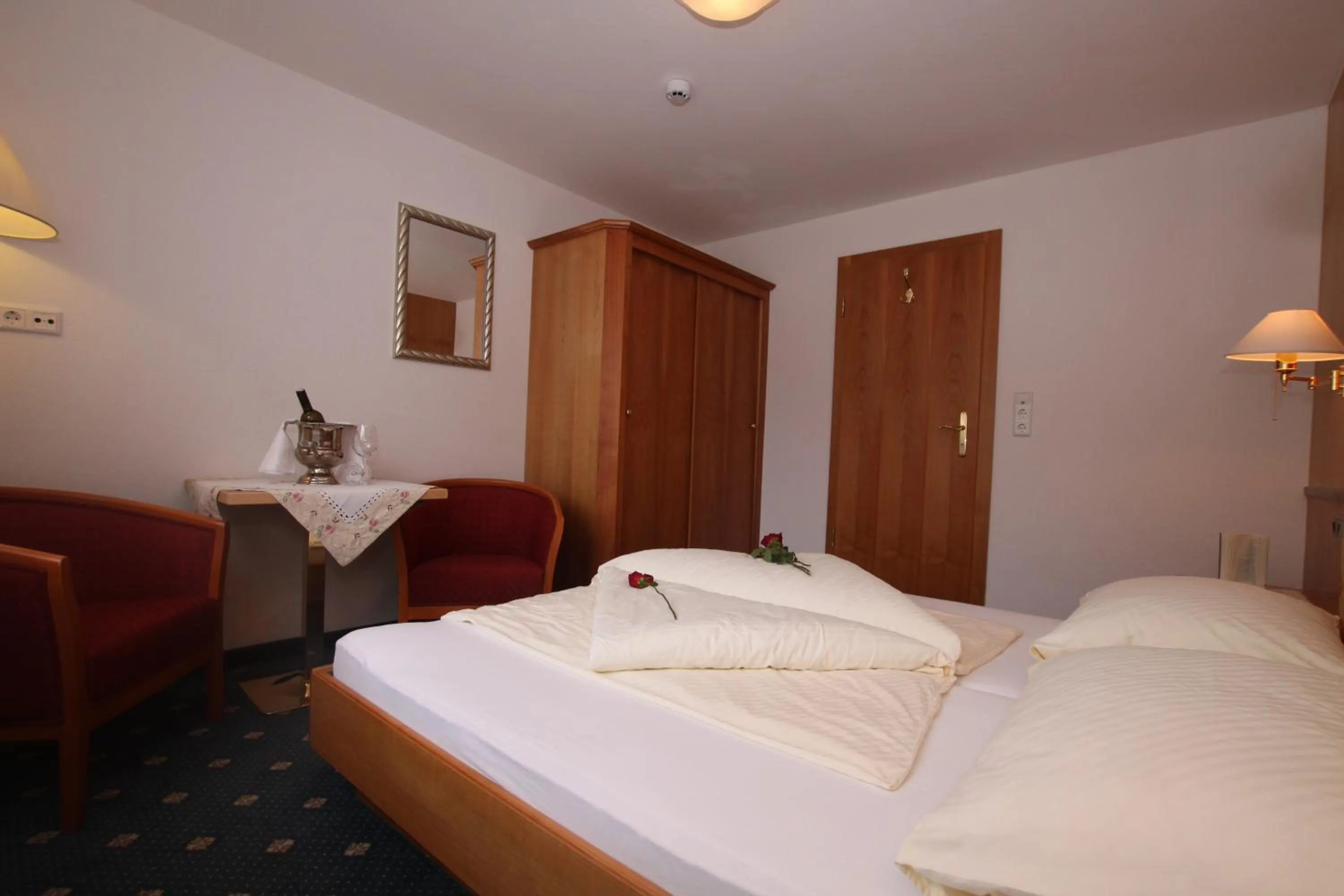 Photo of the whole room, Bed in Waldhof