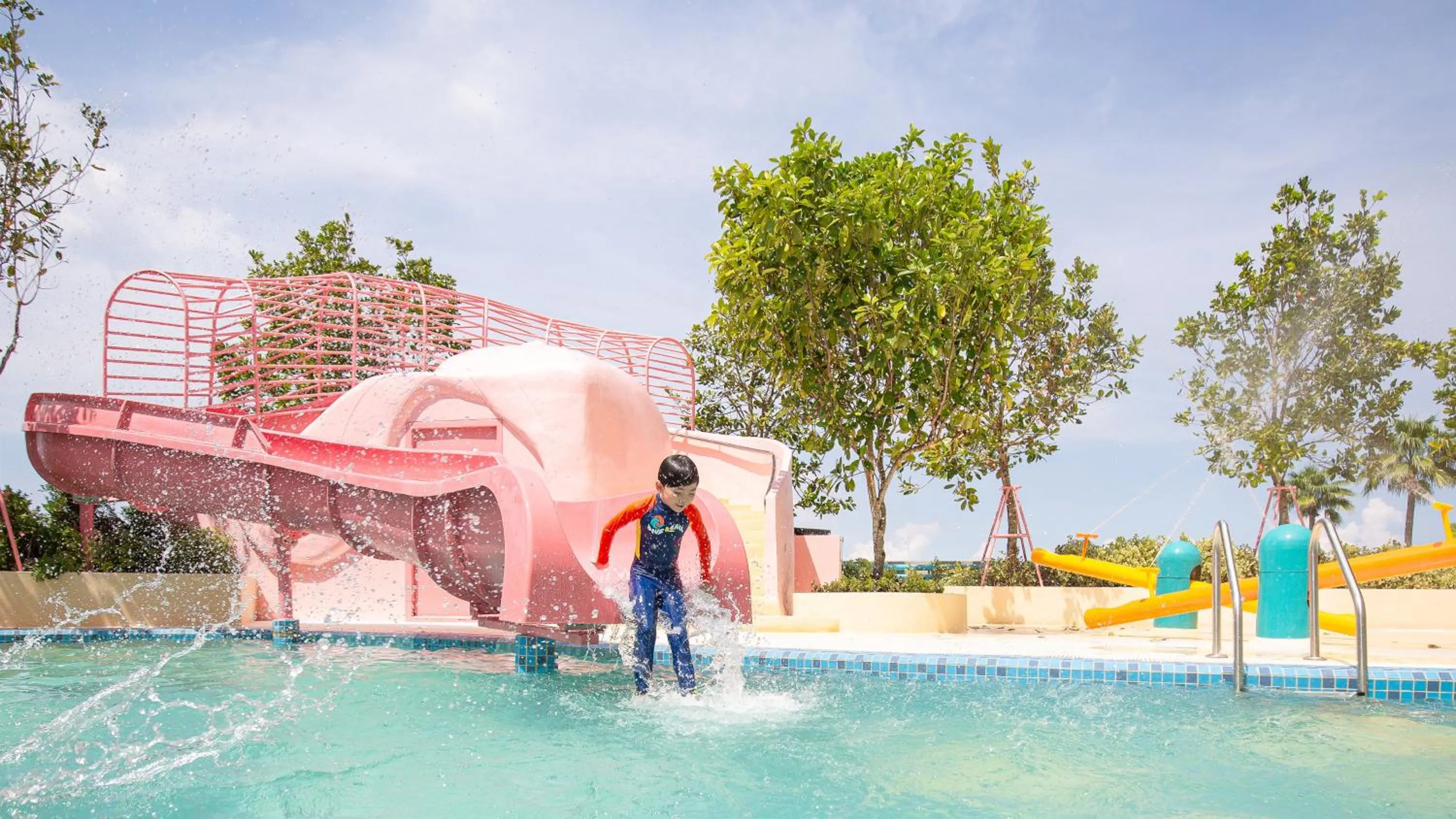 Swimming pool in Holiday Inn Pattaya by IHG