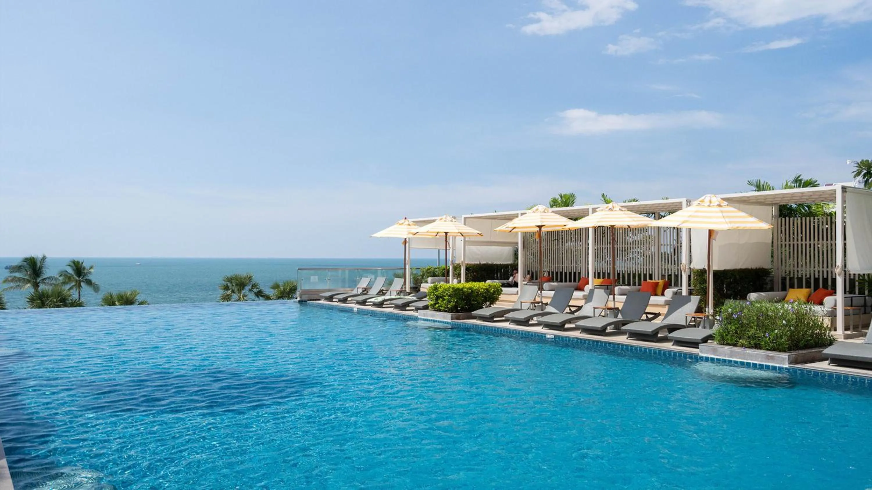 Swimming pool in Holiday Inn Pattaya by IHG
