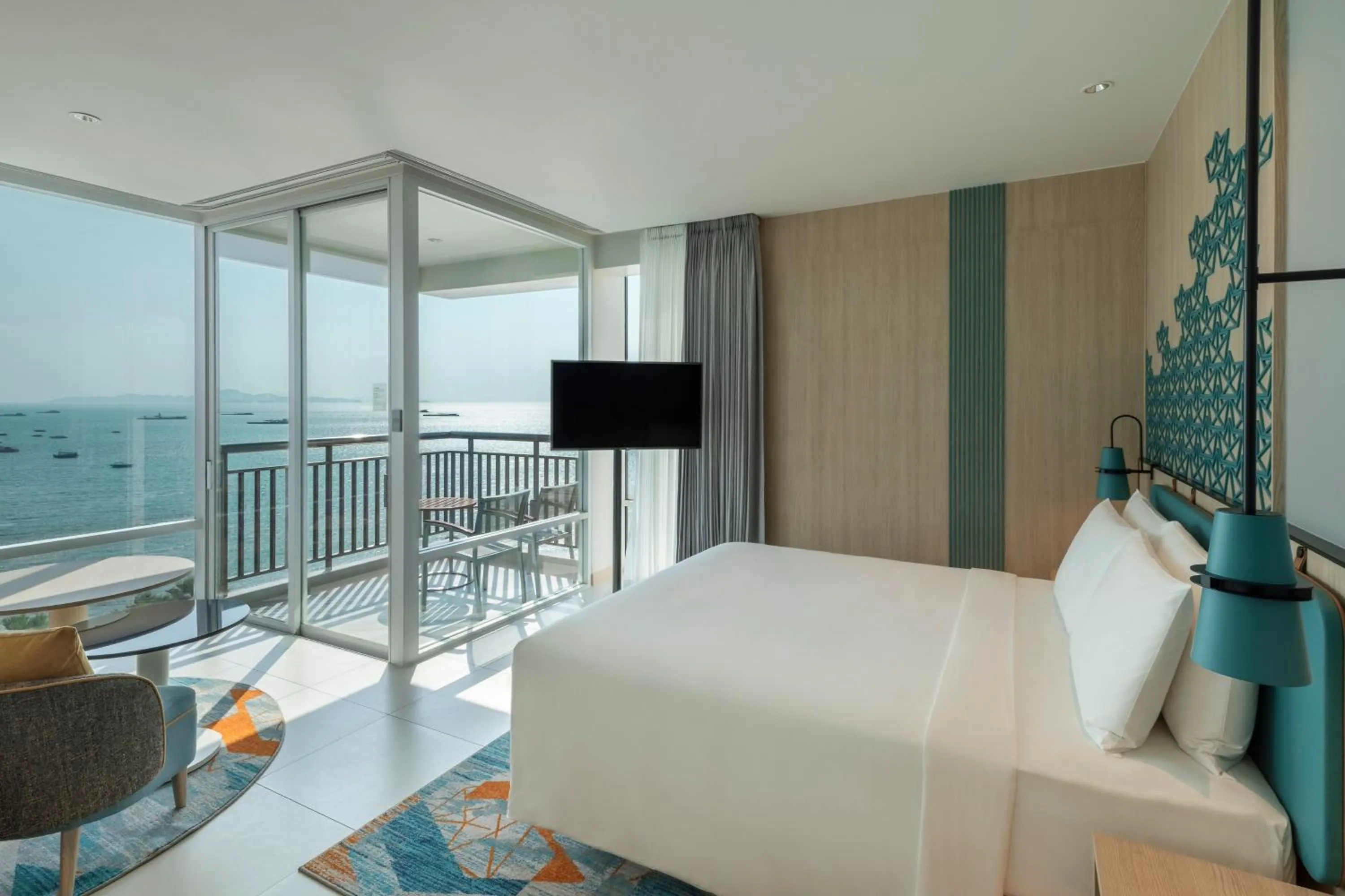 Bed in Holiday Inn Pattaya by IHG