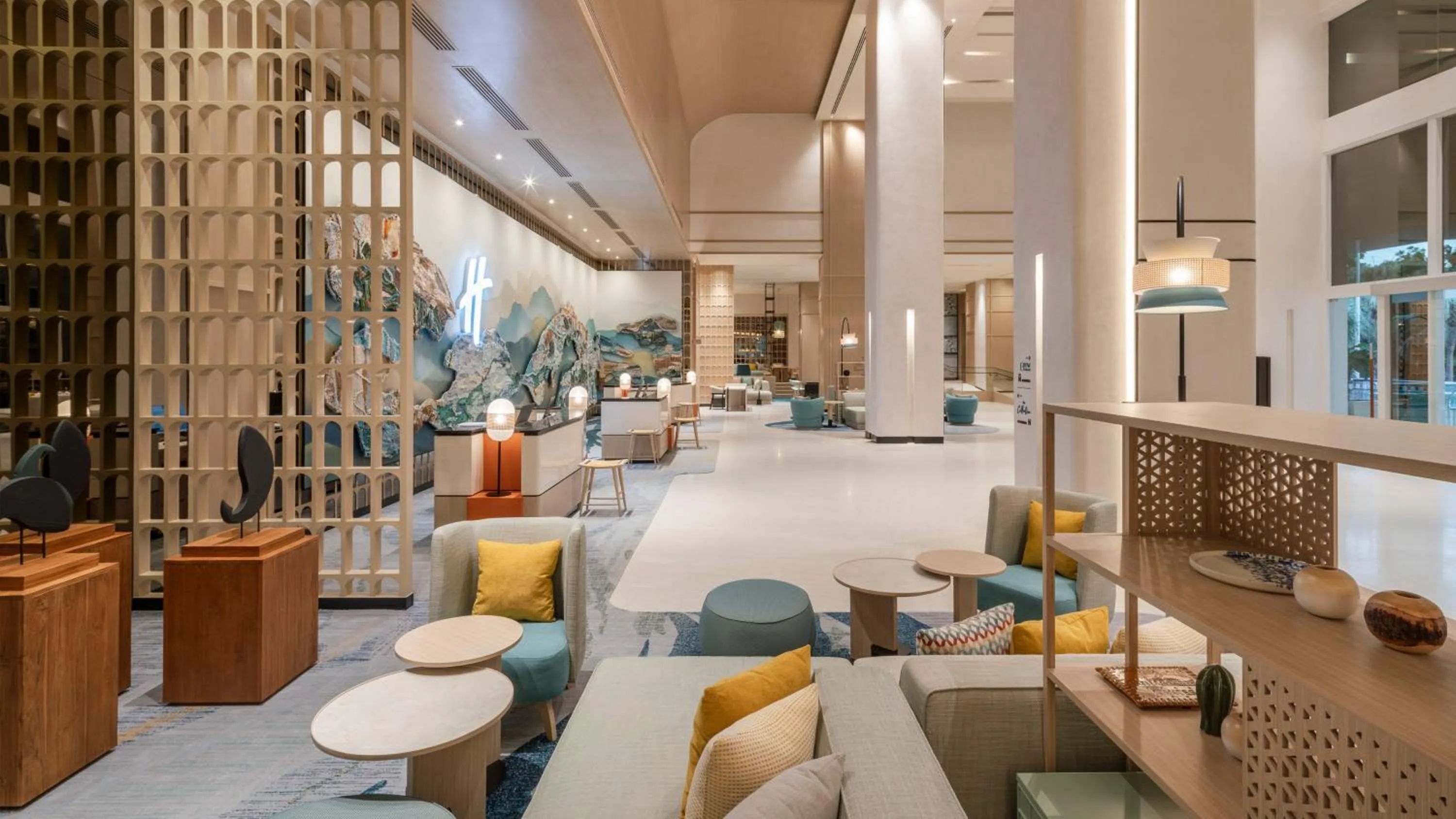 Lobby or reception in Holiday Inn Pattaya by IHG