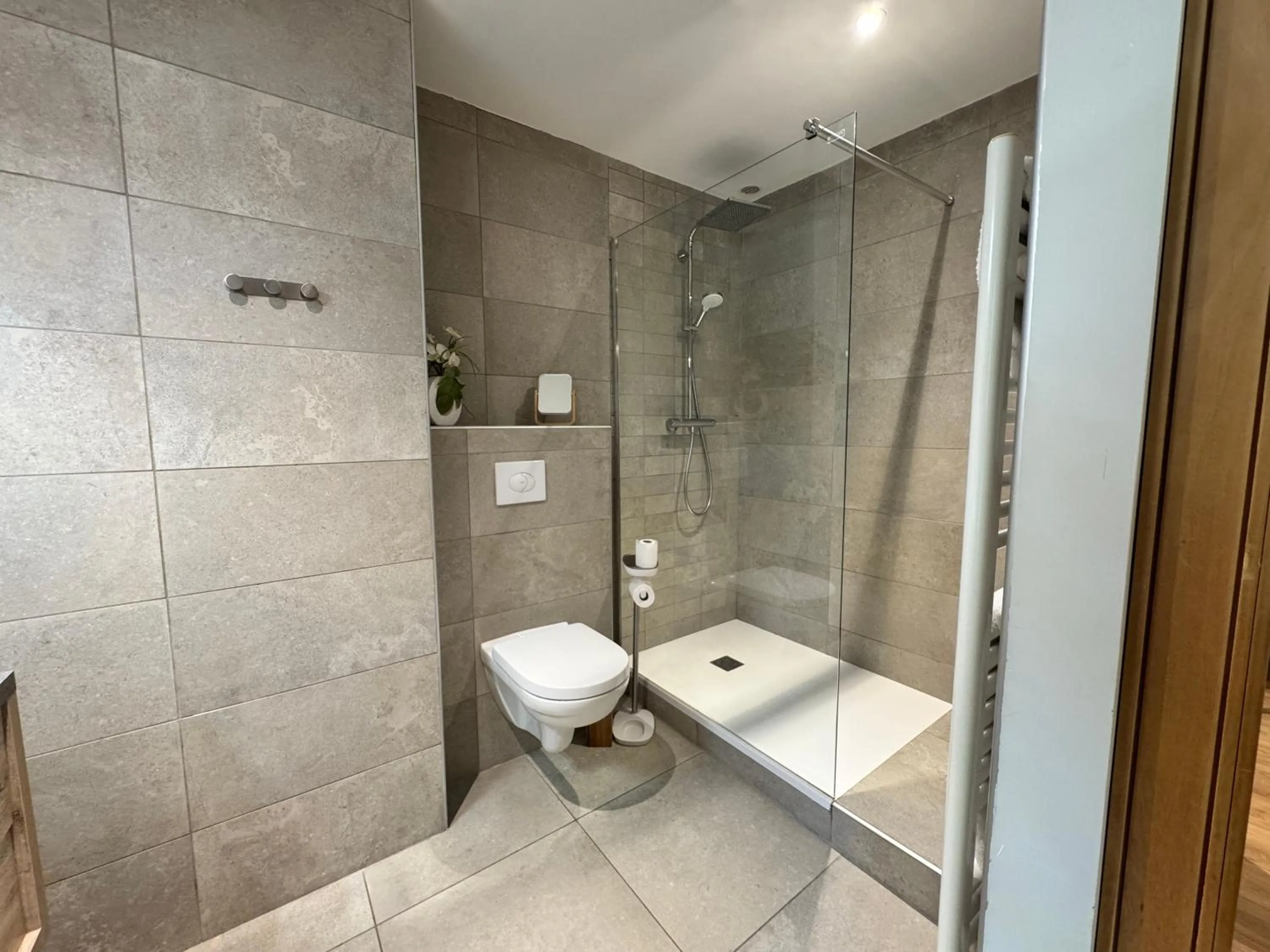 Shower in Hotel Le Galambre