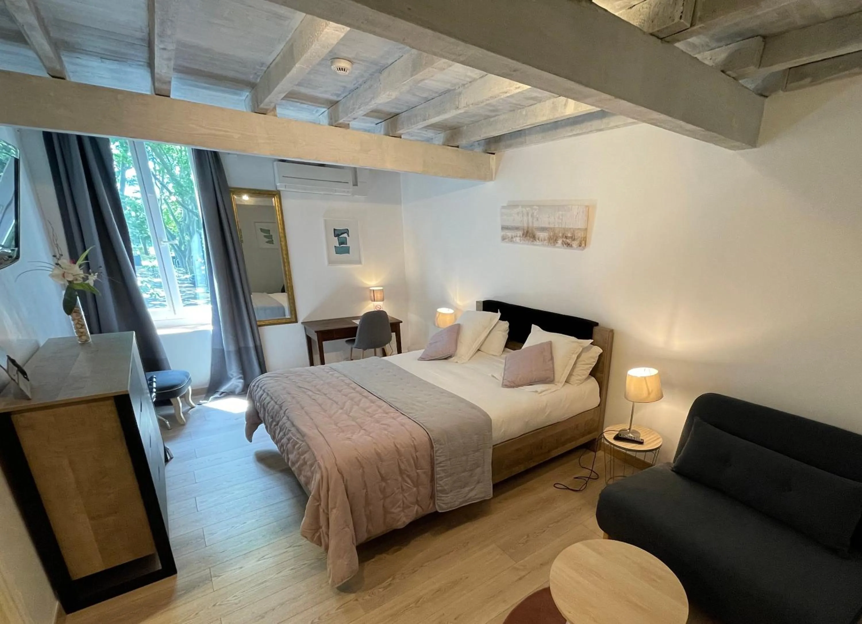 Photo of the whole room, Bed in Hotel Mas De Galoffre