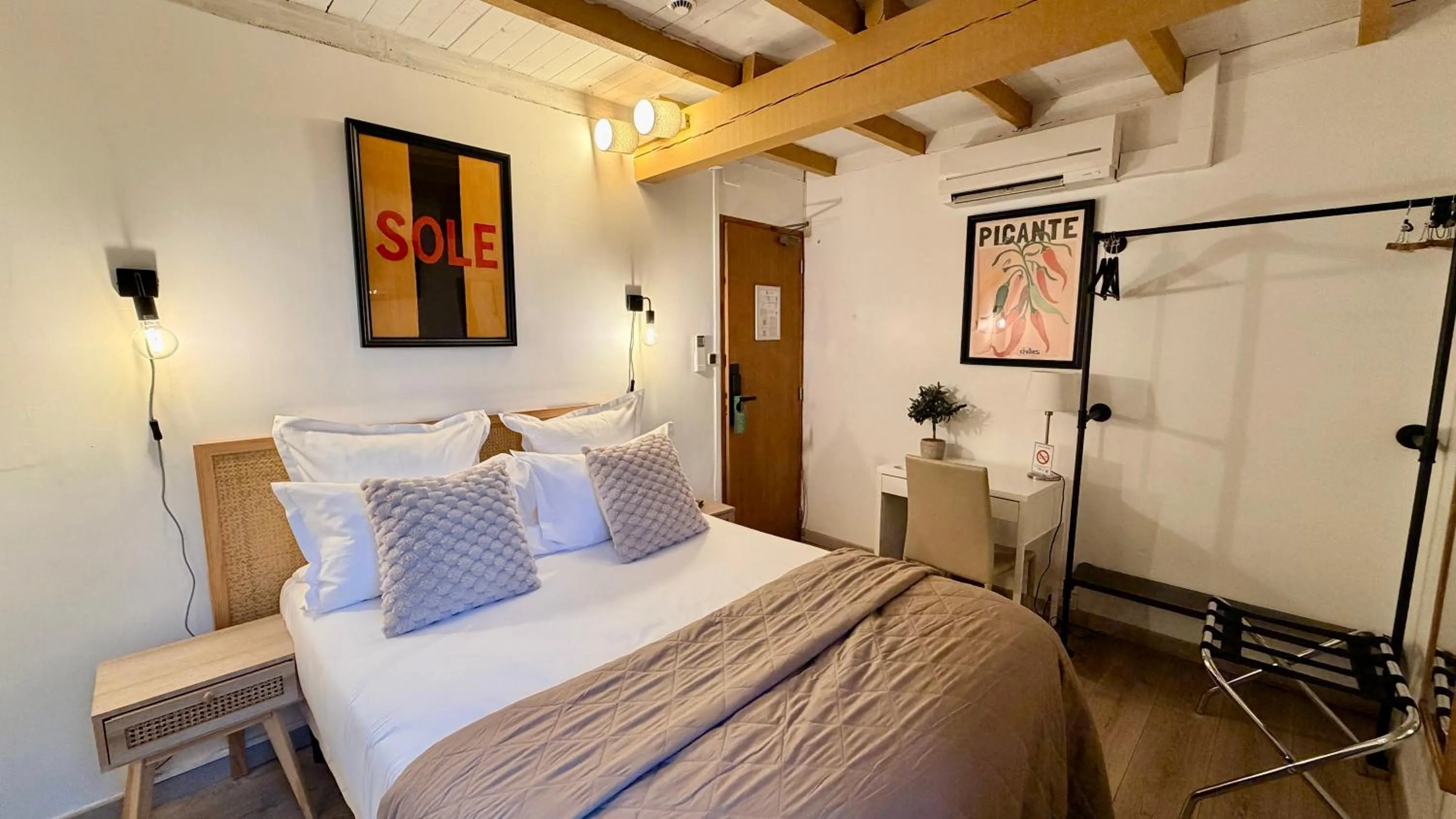 Photo of the whole room, Bed in Hotel Le Galambre