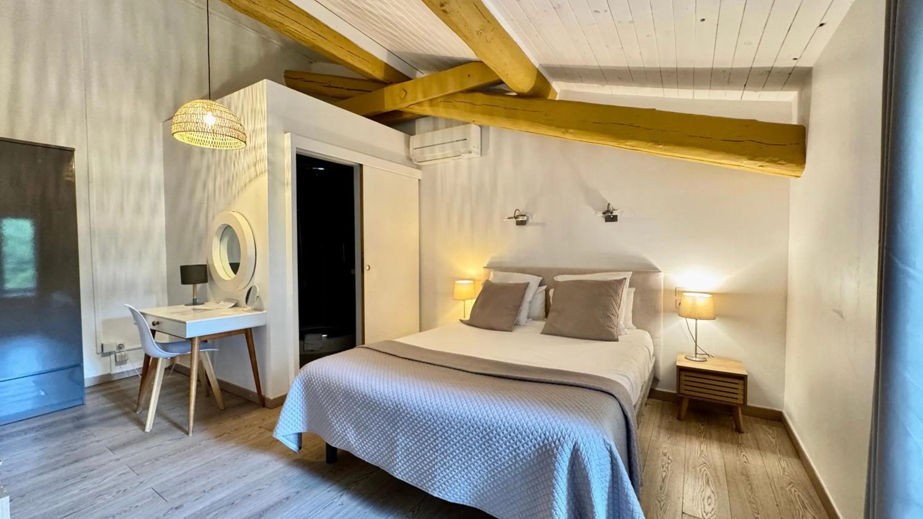 Bedroom, Bed in Hotel Le Galambre