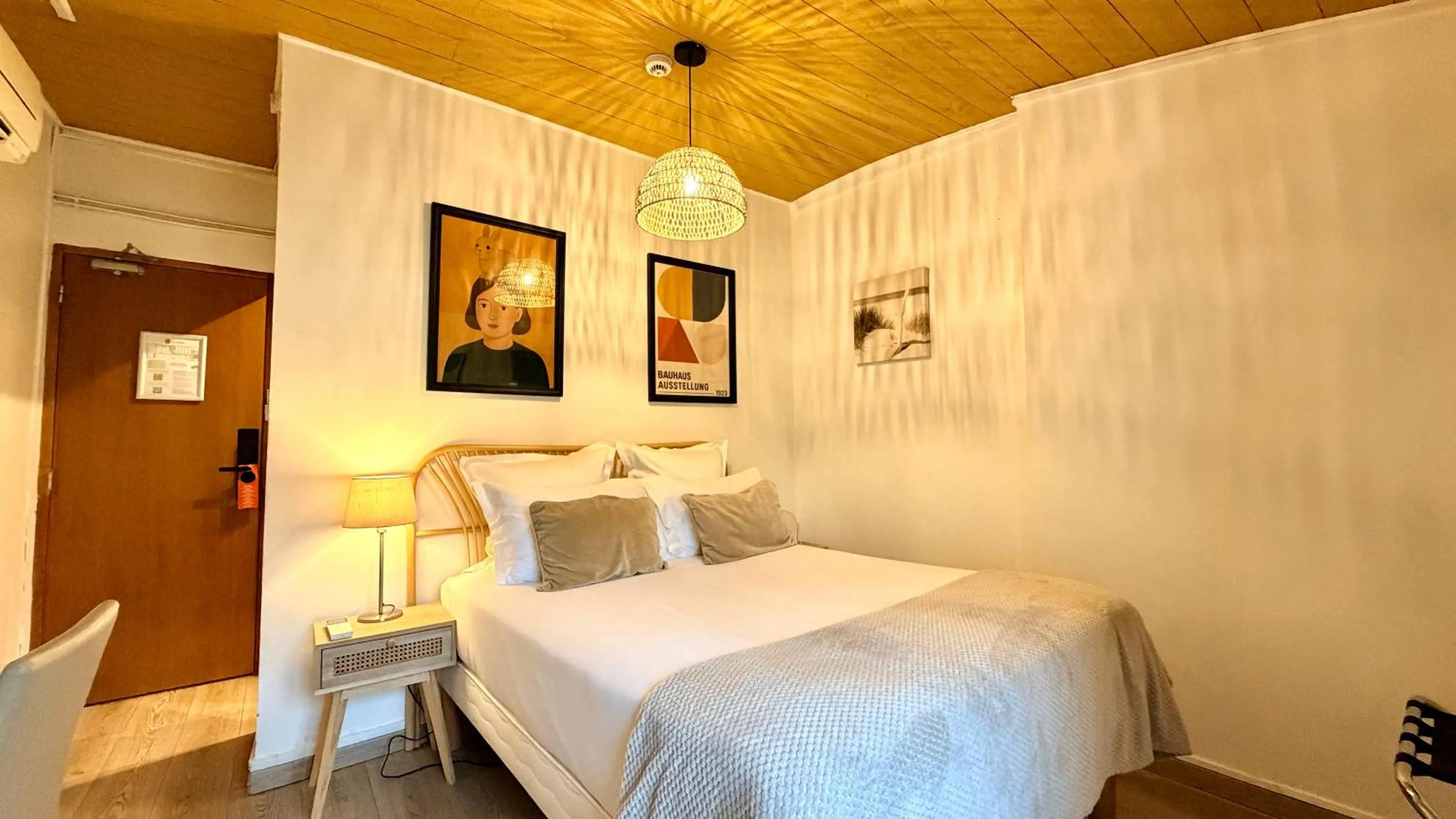 Bed in Hotel Le Galambre