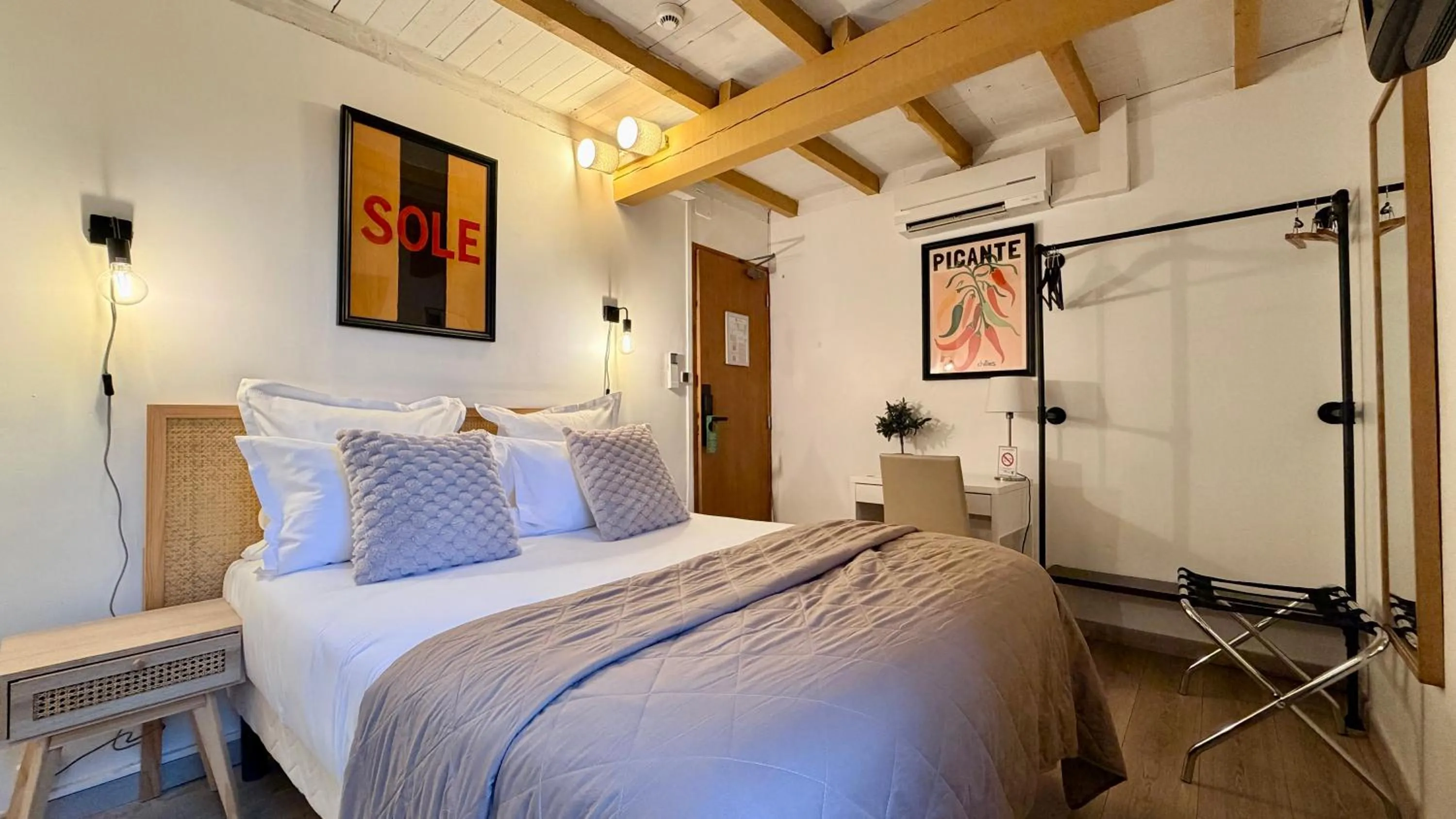 Bed in Hotel Le Galambre