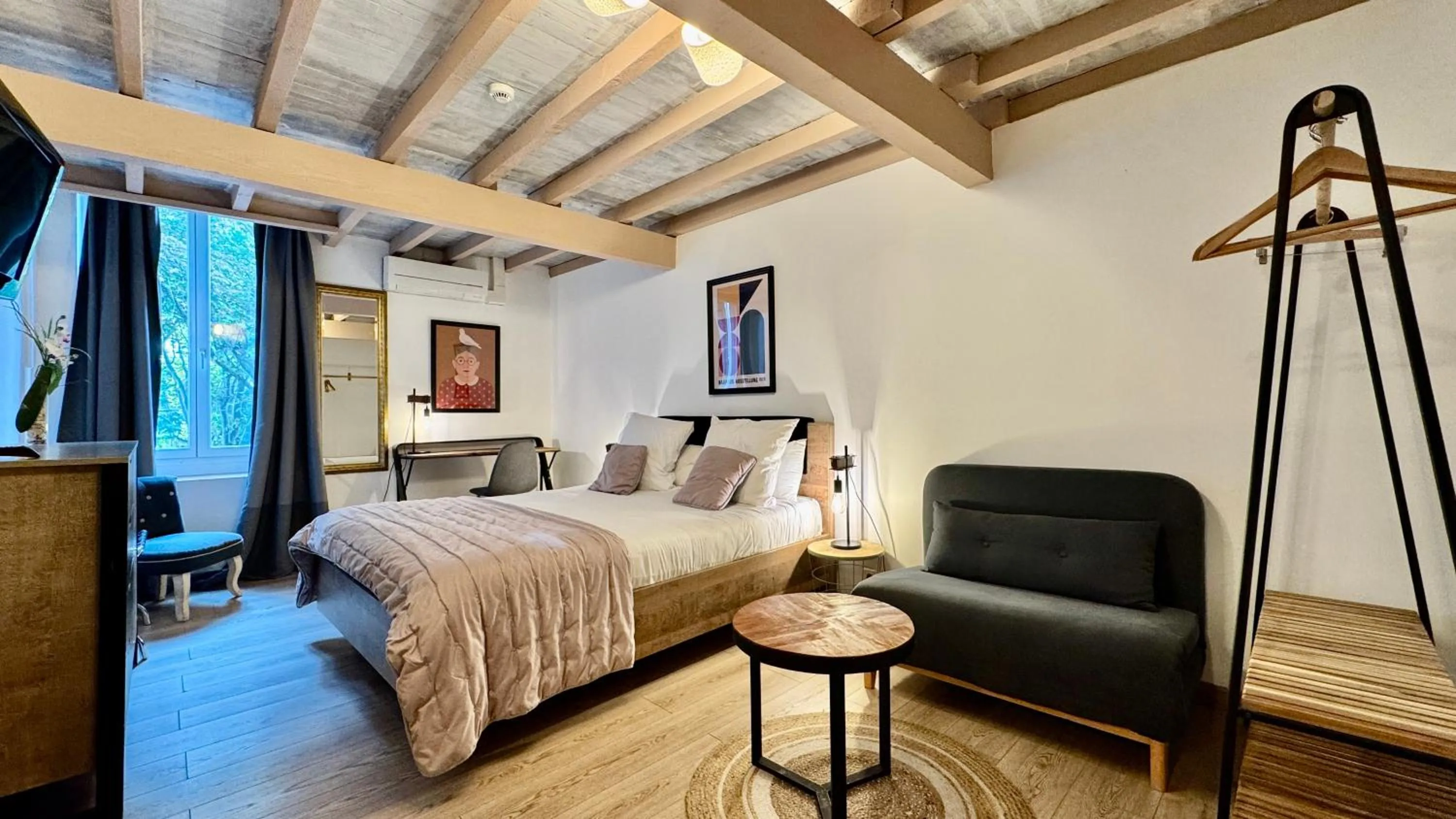 Bed in Hotel Le Galambre