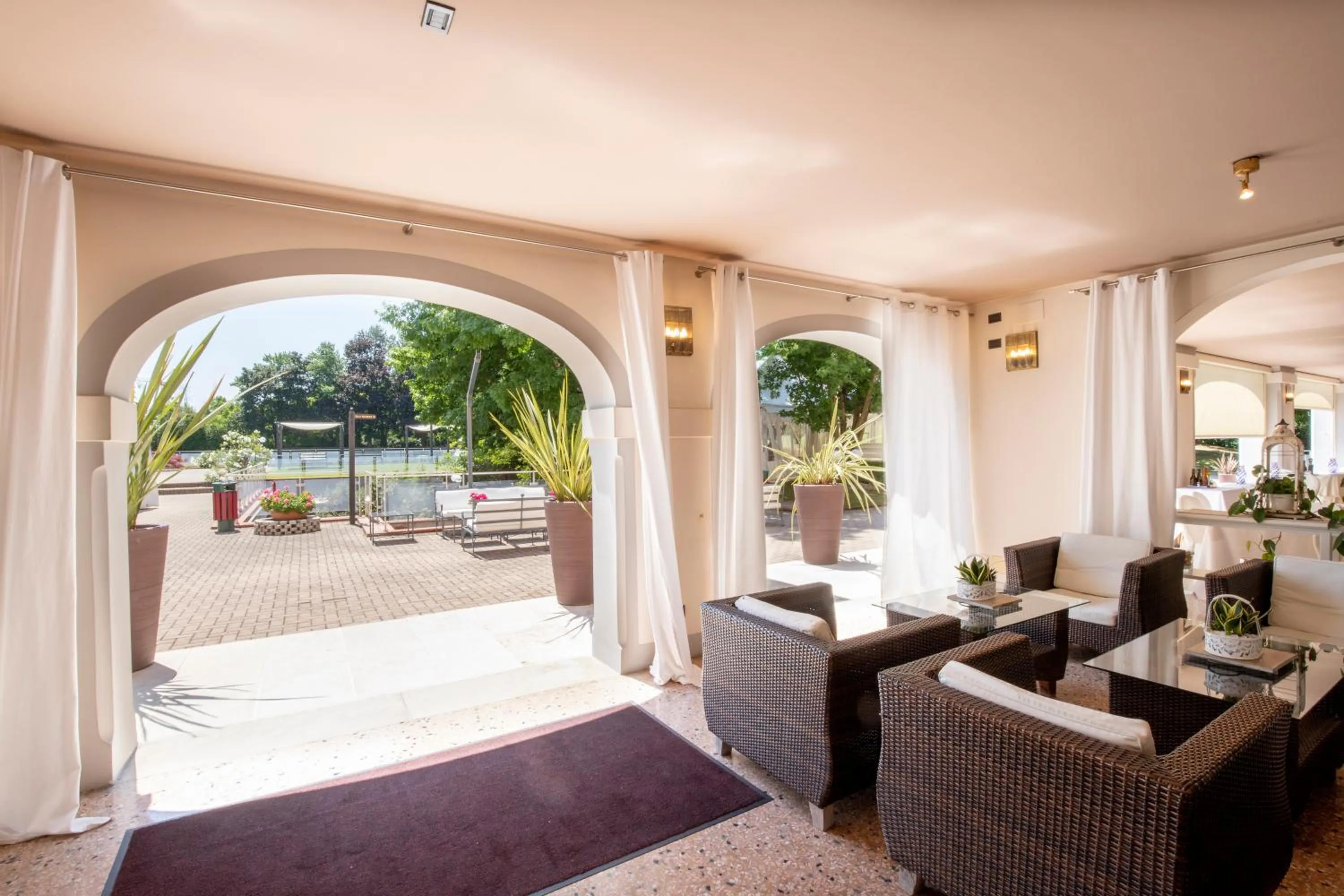 Patio in Hotel Ristorante Fior