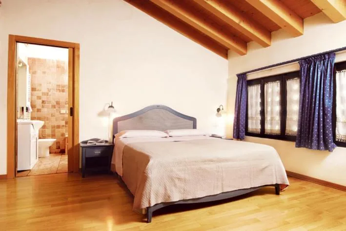 Photo of the whole room, Bed in Al Gallo Nero