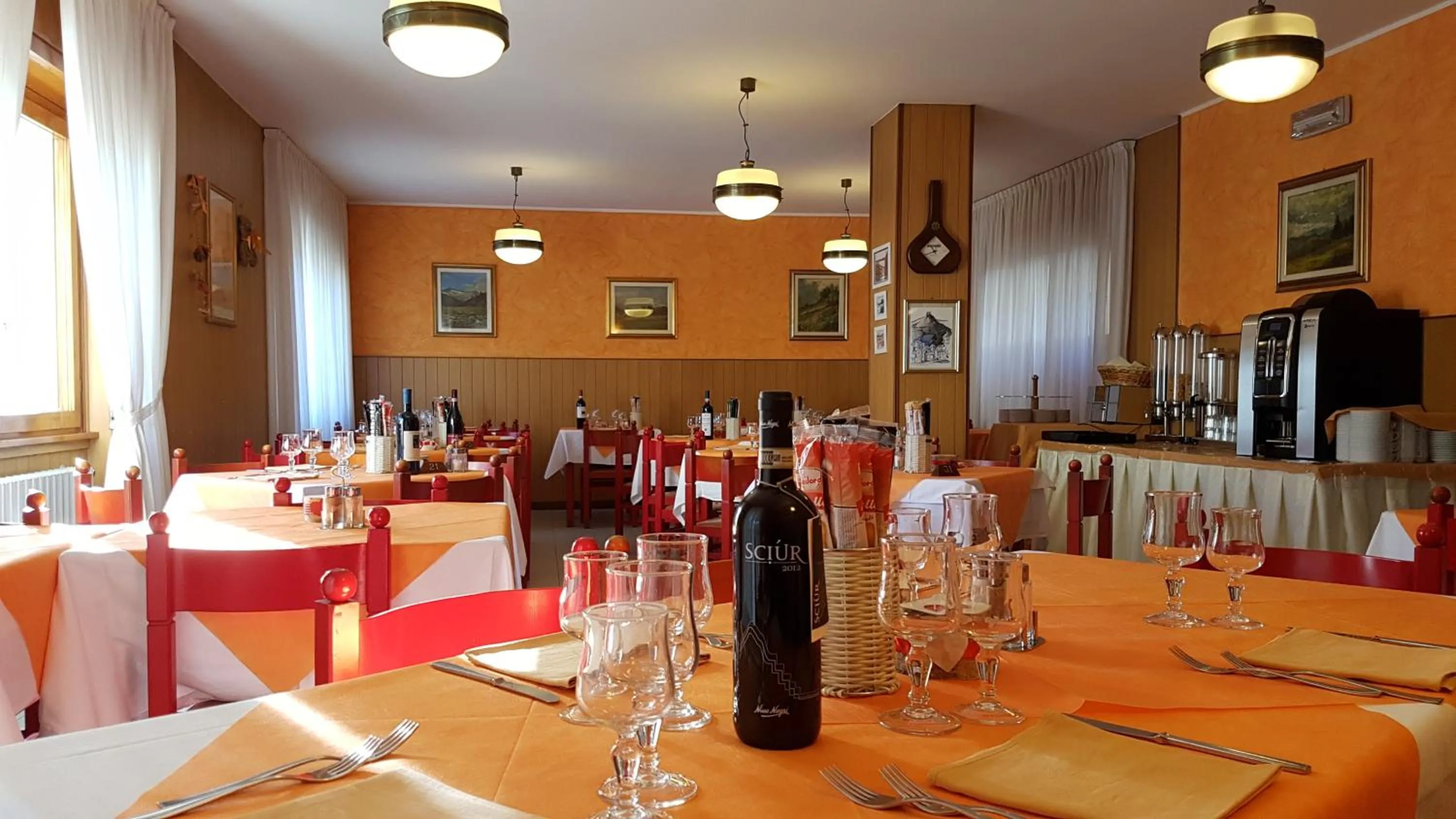 Communal lounge/ TV room in Hotel La Lanterna