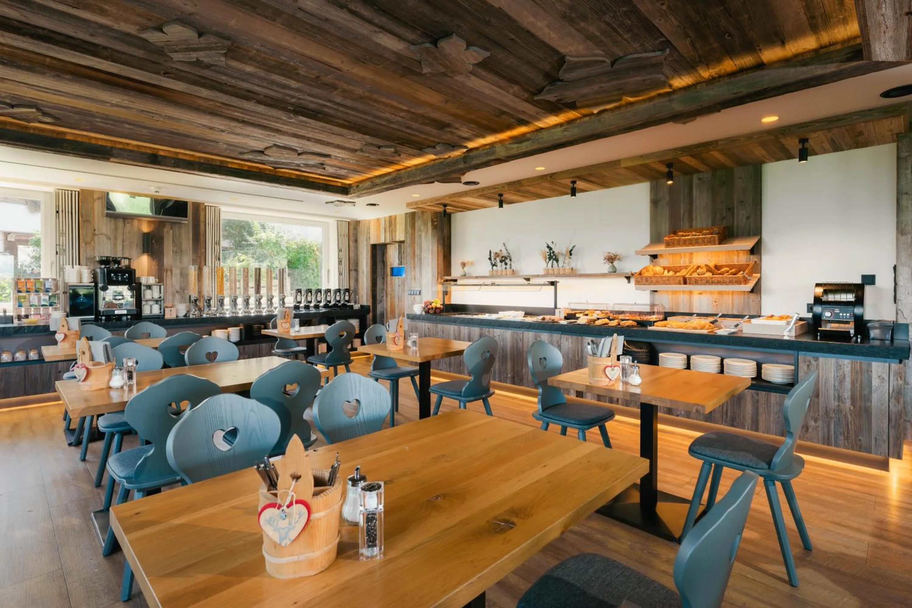 Breakfast in MONDI Hotel Axams