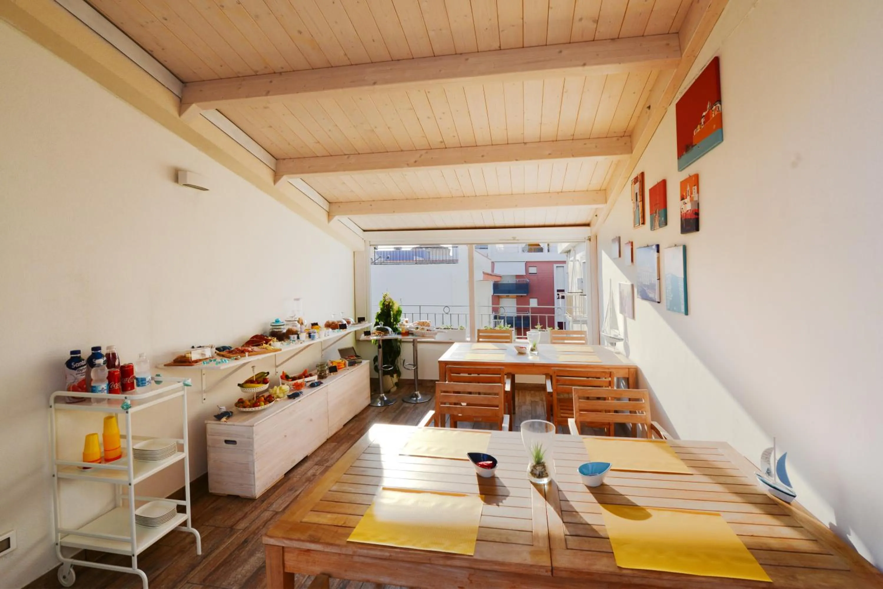 Breakfast in Miramed rooms