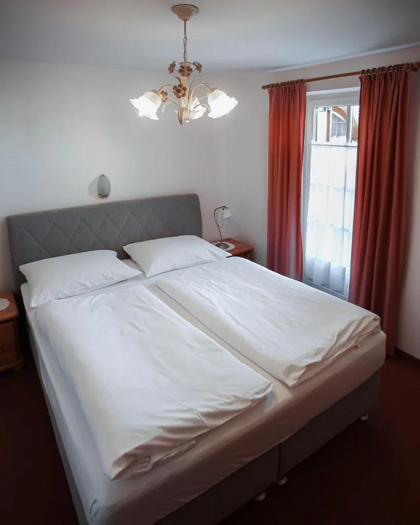 Bed in Appartements Ferienwohnungen Alpenblick