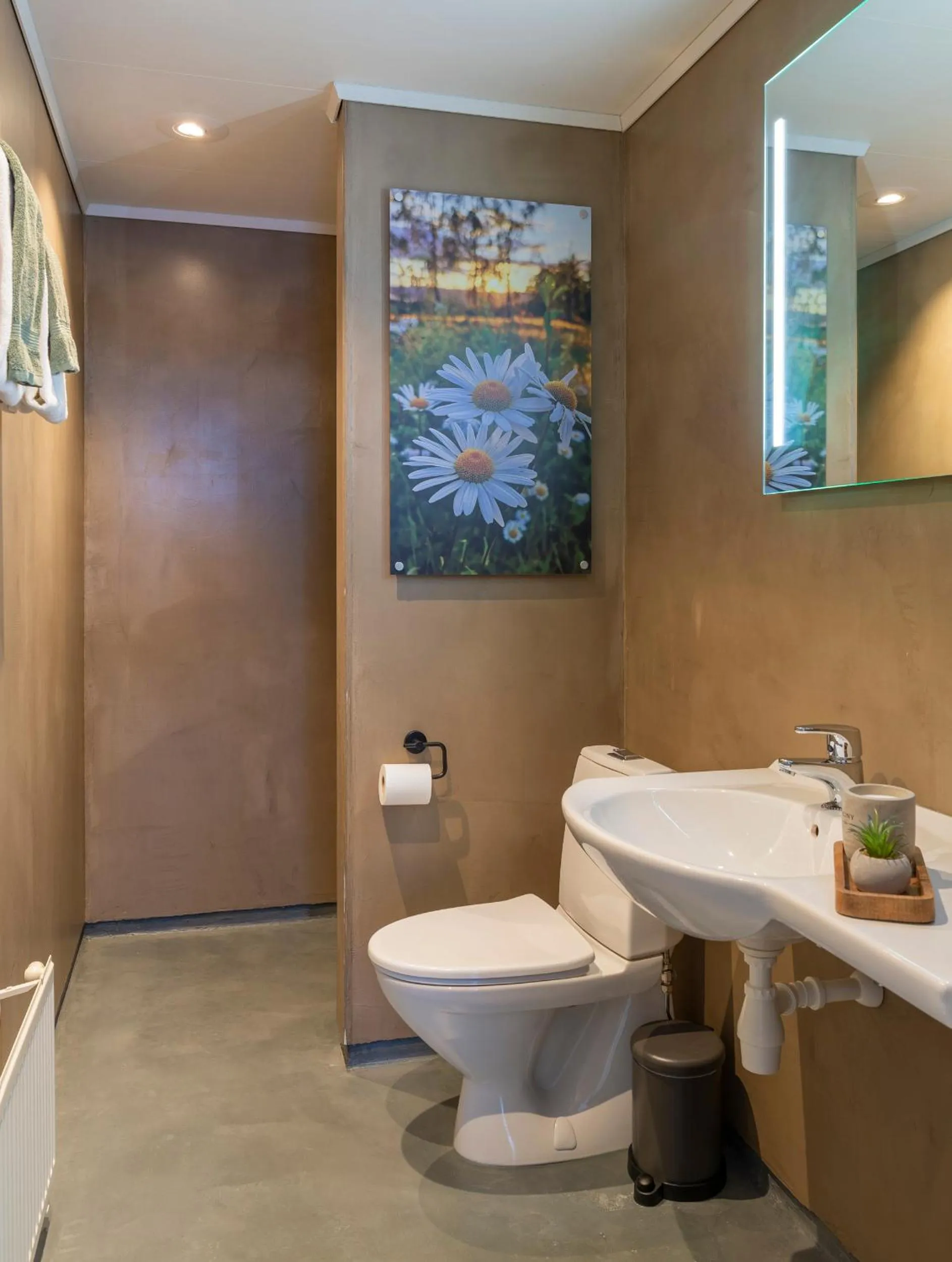 Bathroom in Vikingskipet Hotell