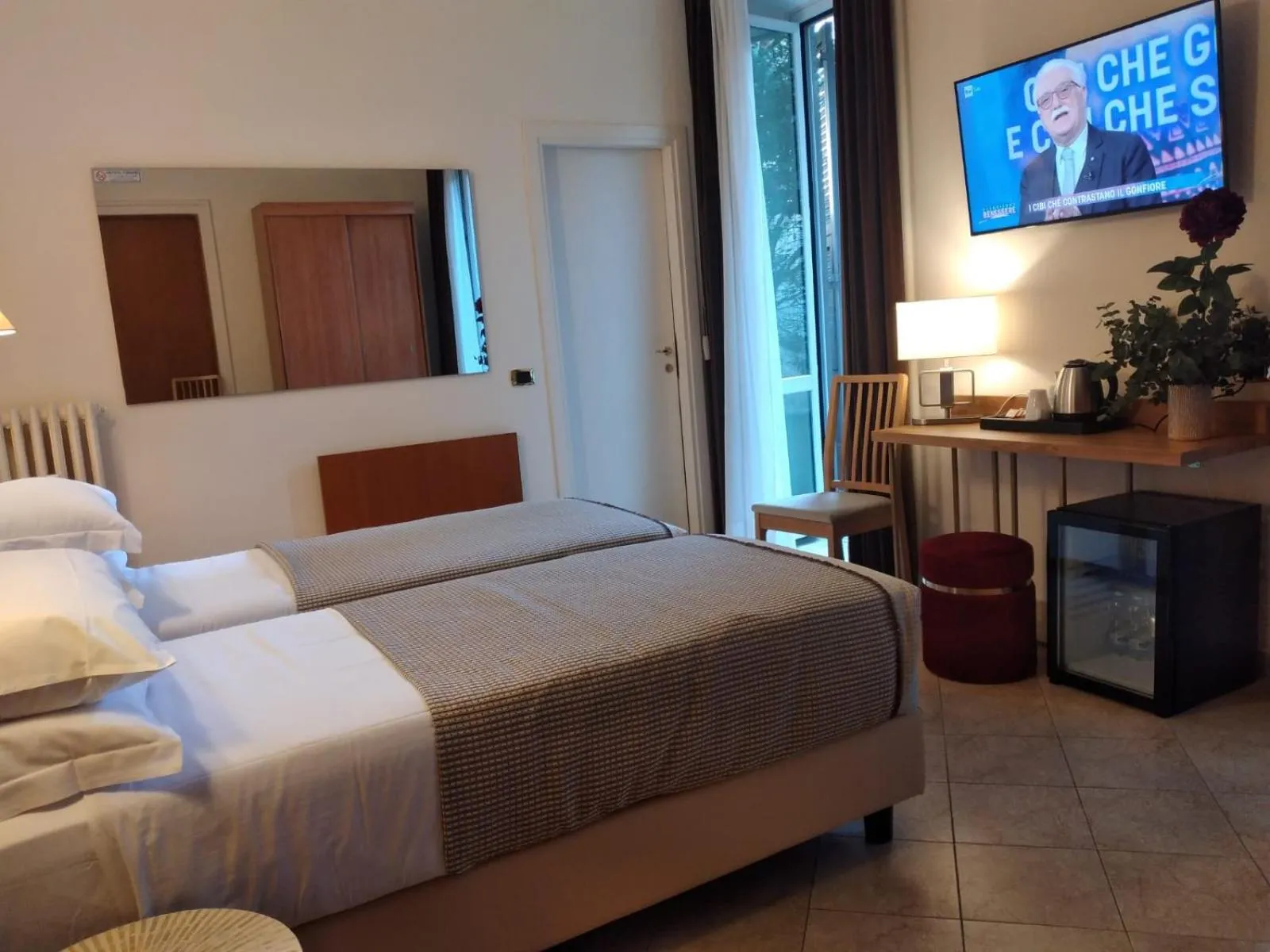 Balcony/Terrace, Bed in Hotel Principe Eugenio