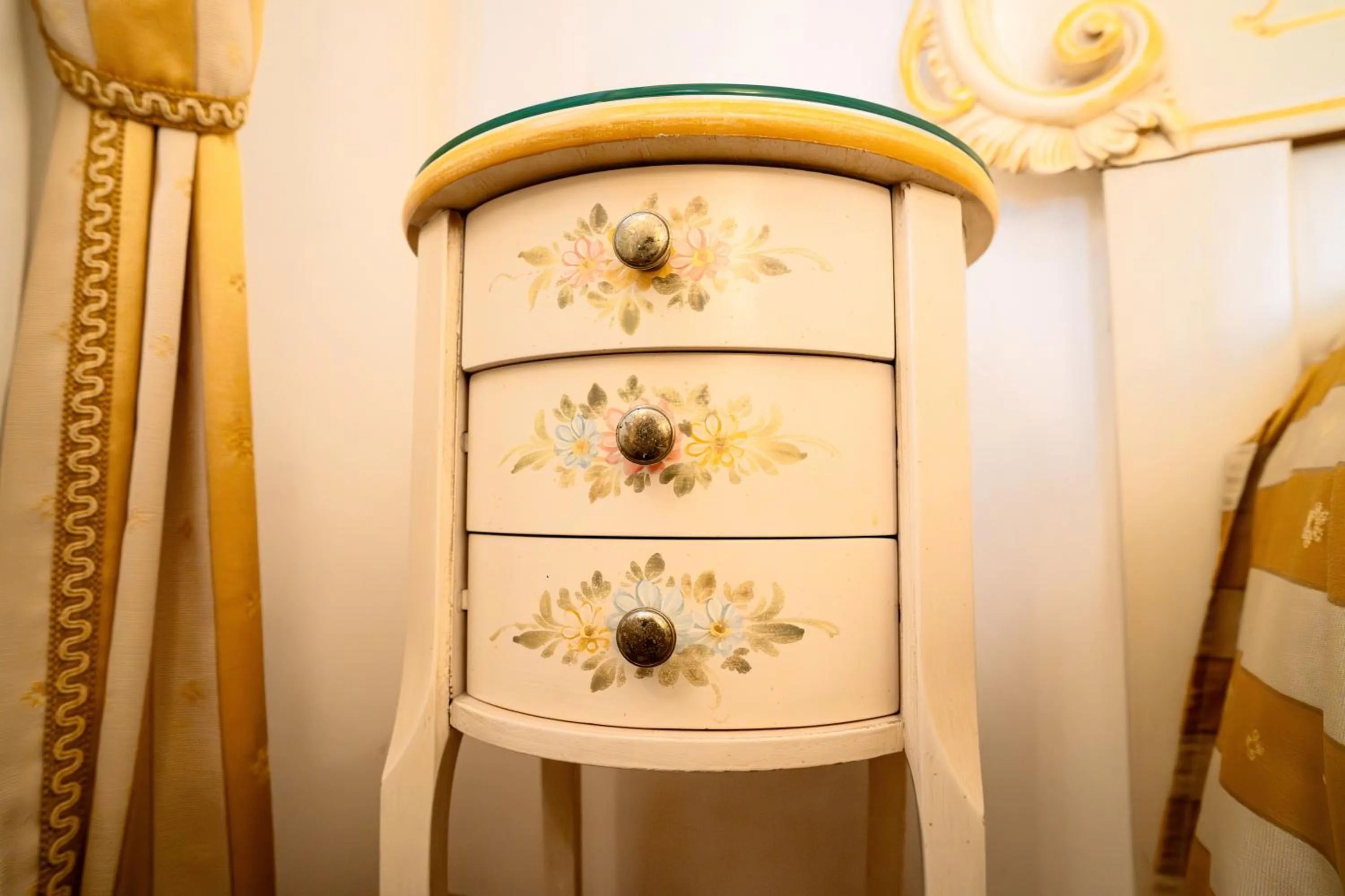 Decorative detail in Casa Sul Molo