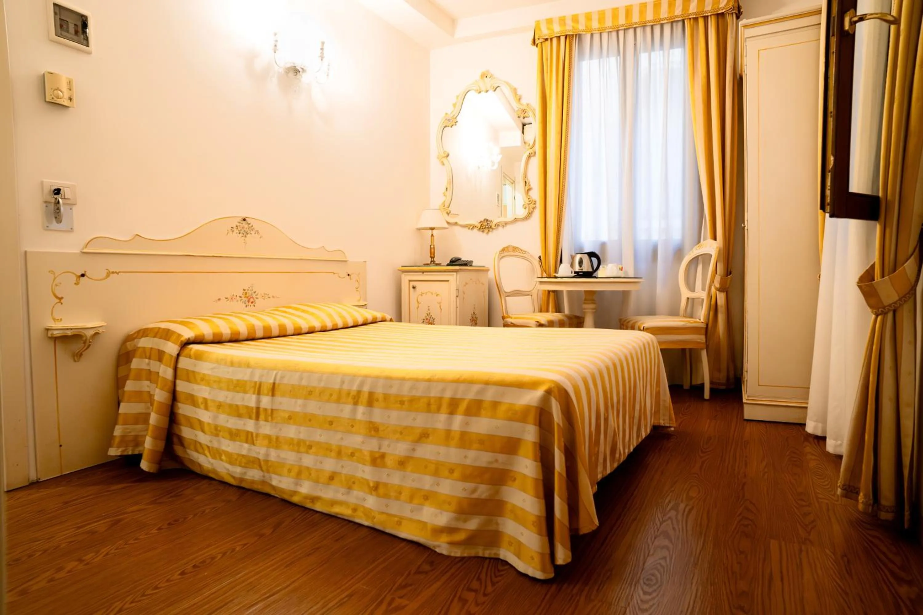 Photo of the whole room, Bed in Casa Sul Molo
