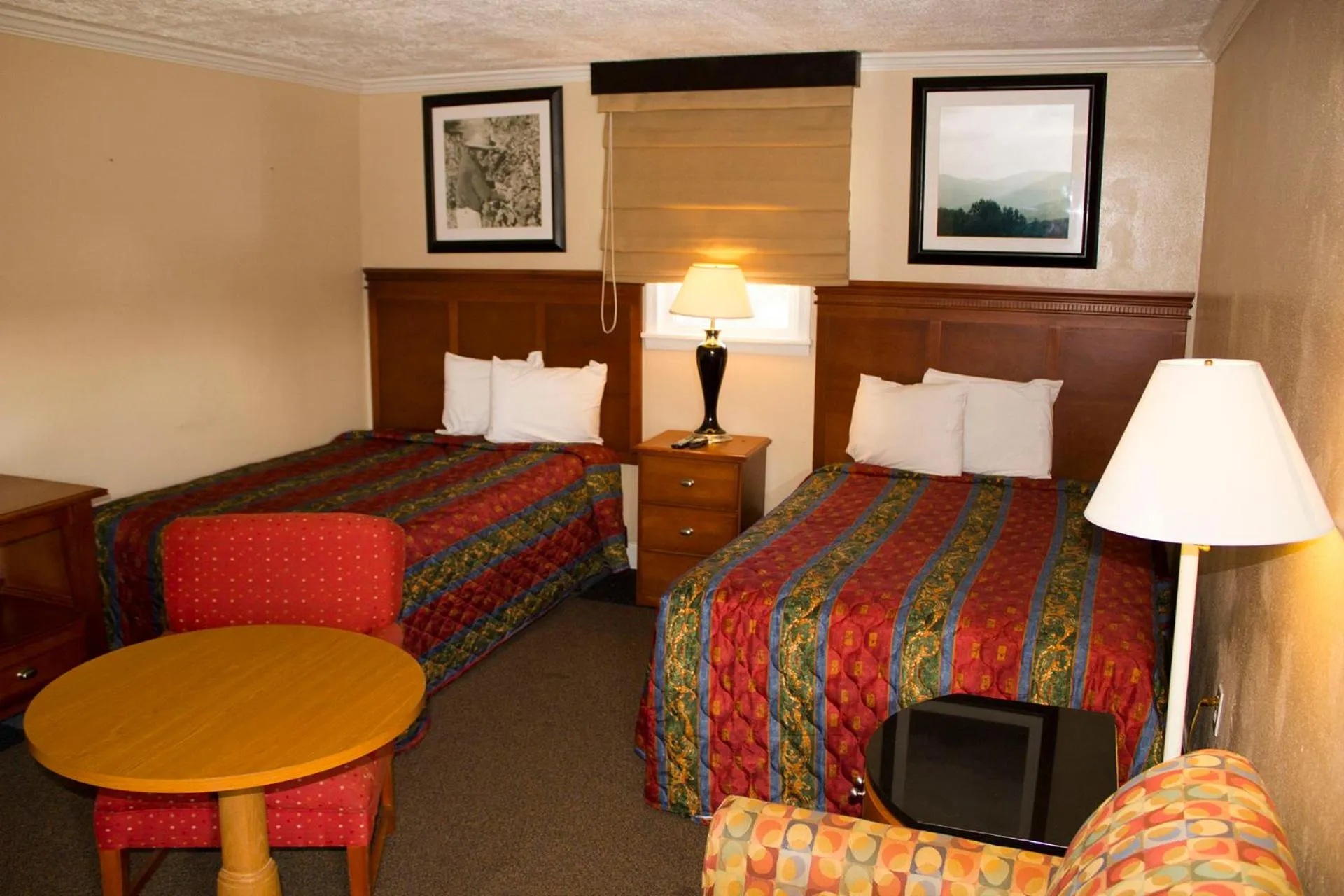 Bedroom in Budget Inn