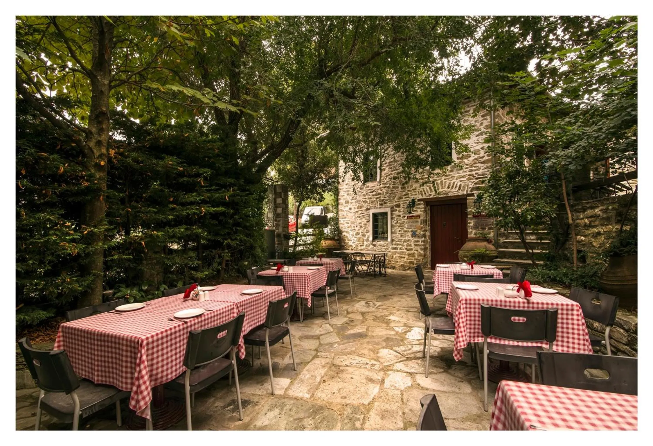 Restaurant/places to eat in Archontiko Stamou