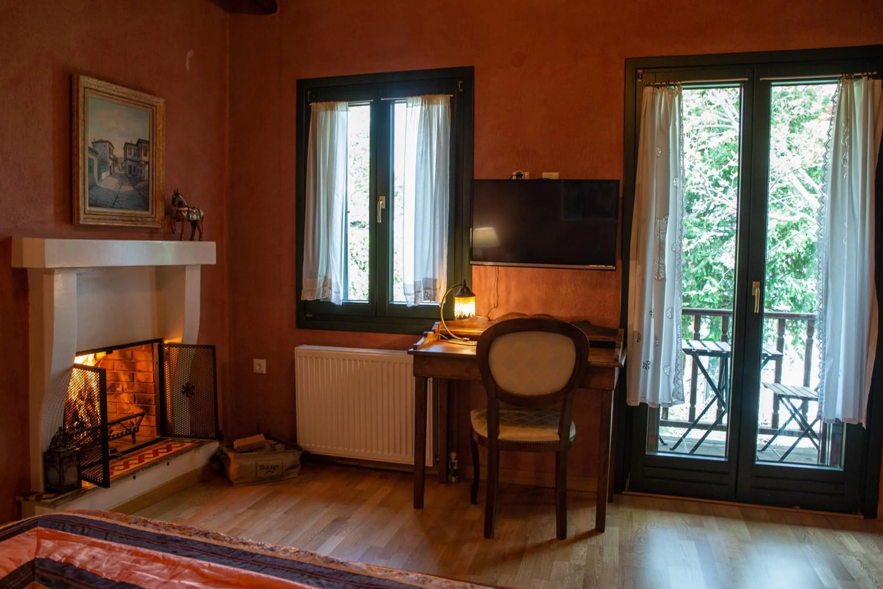 Communal lounge/ TV room in Archontiko Stamou