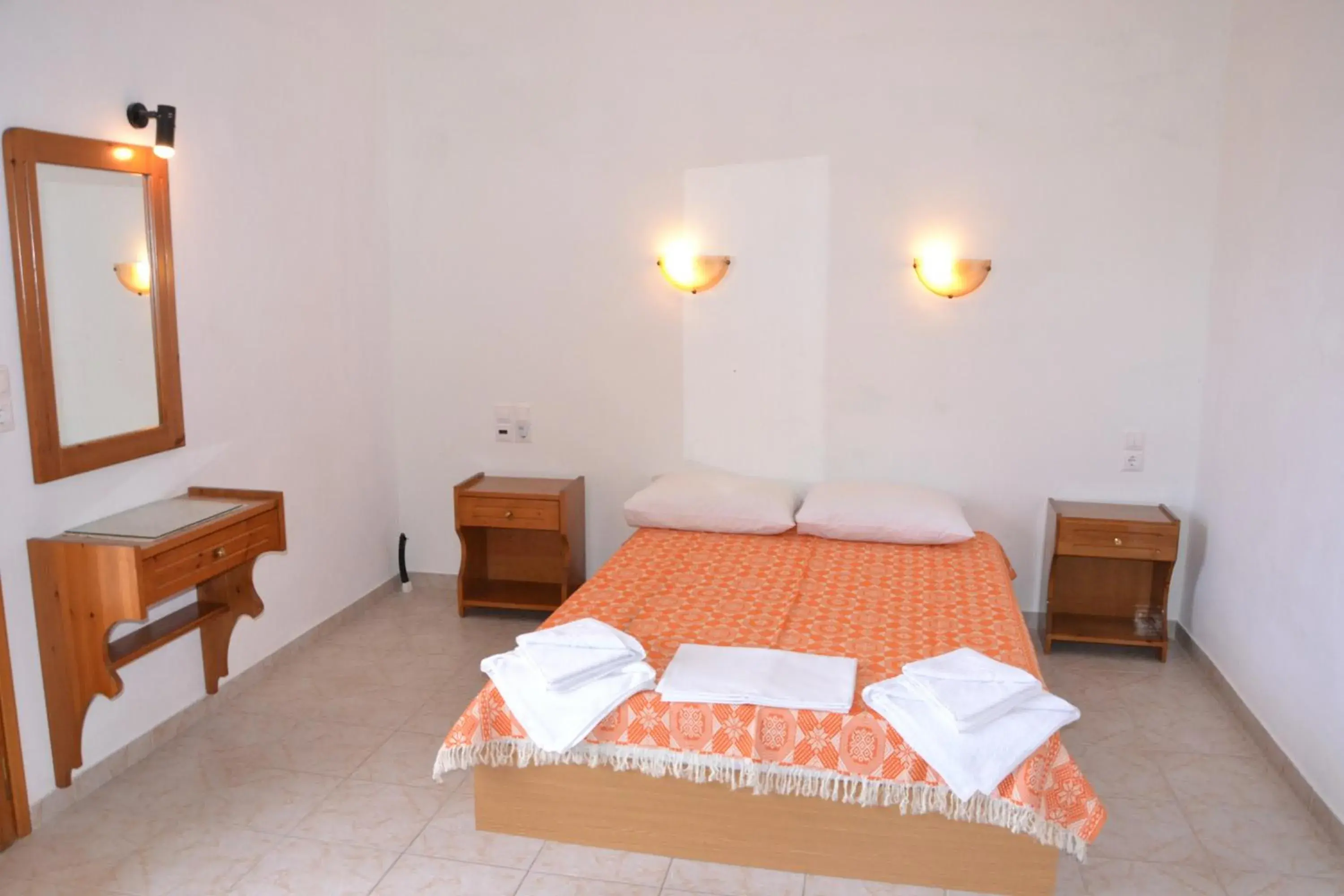 Standard Studio - single occupancy in Hellen Studios Standard Studio - single occupancy in Hellen Studios