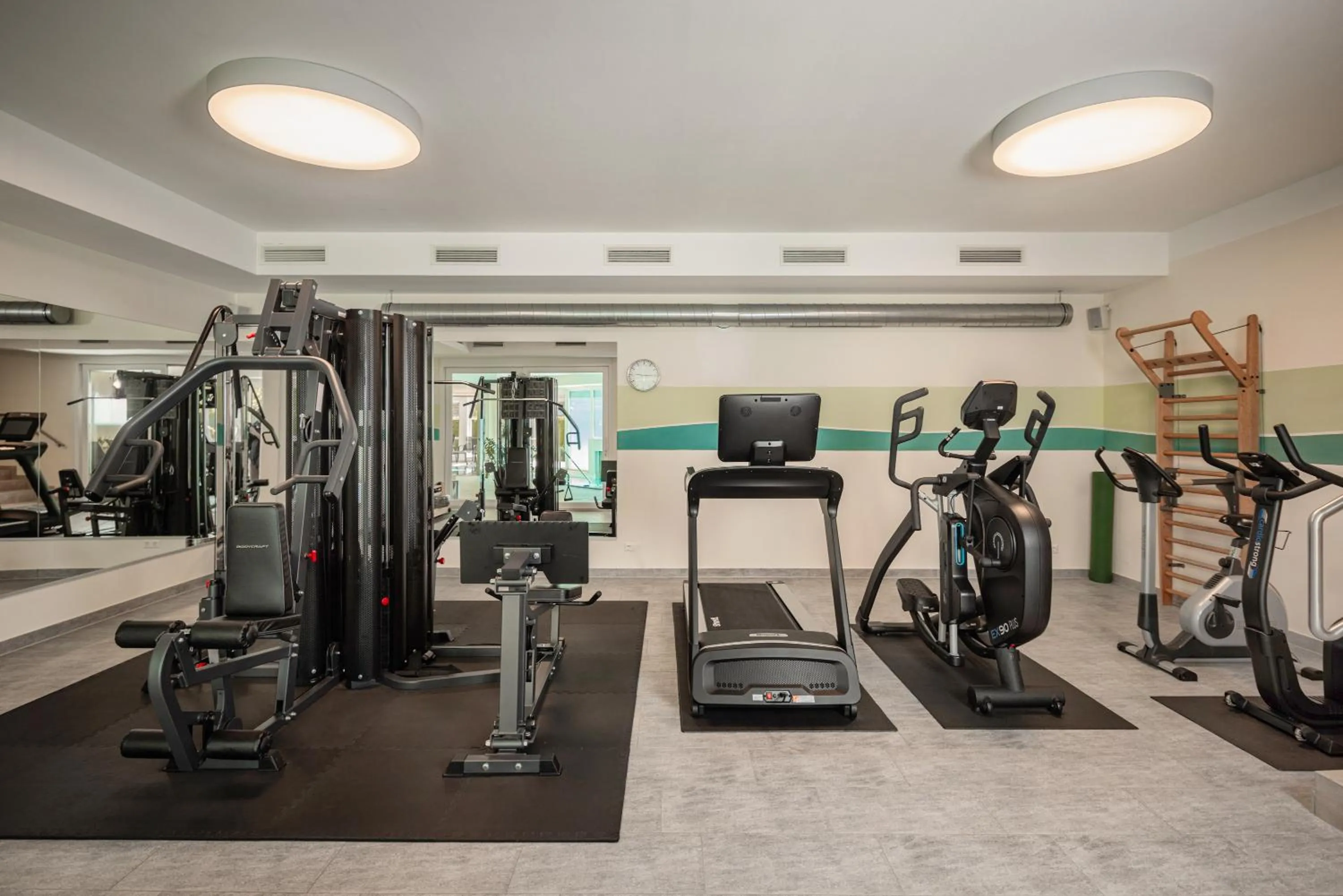 Fitness centre/facilities in Alpine Spa Residence