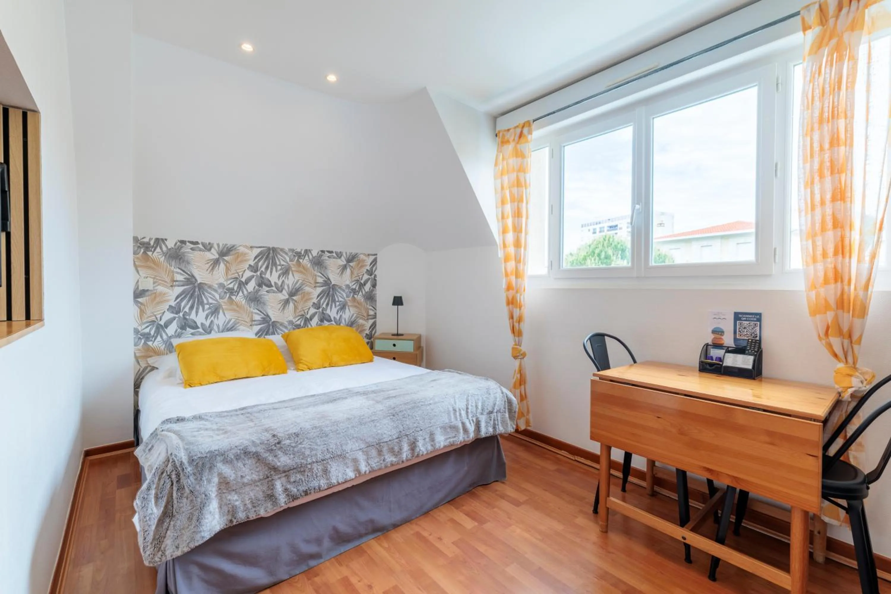 Bed in Hotel Belle Vue Royan