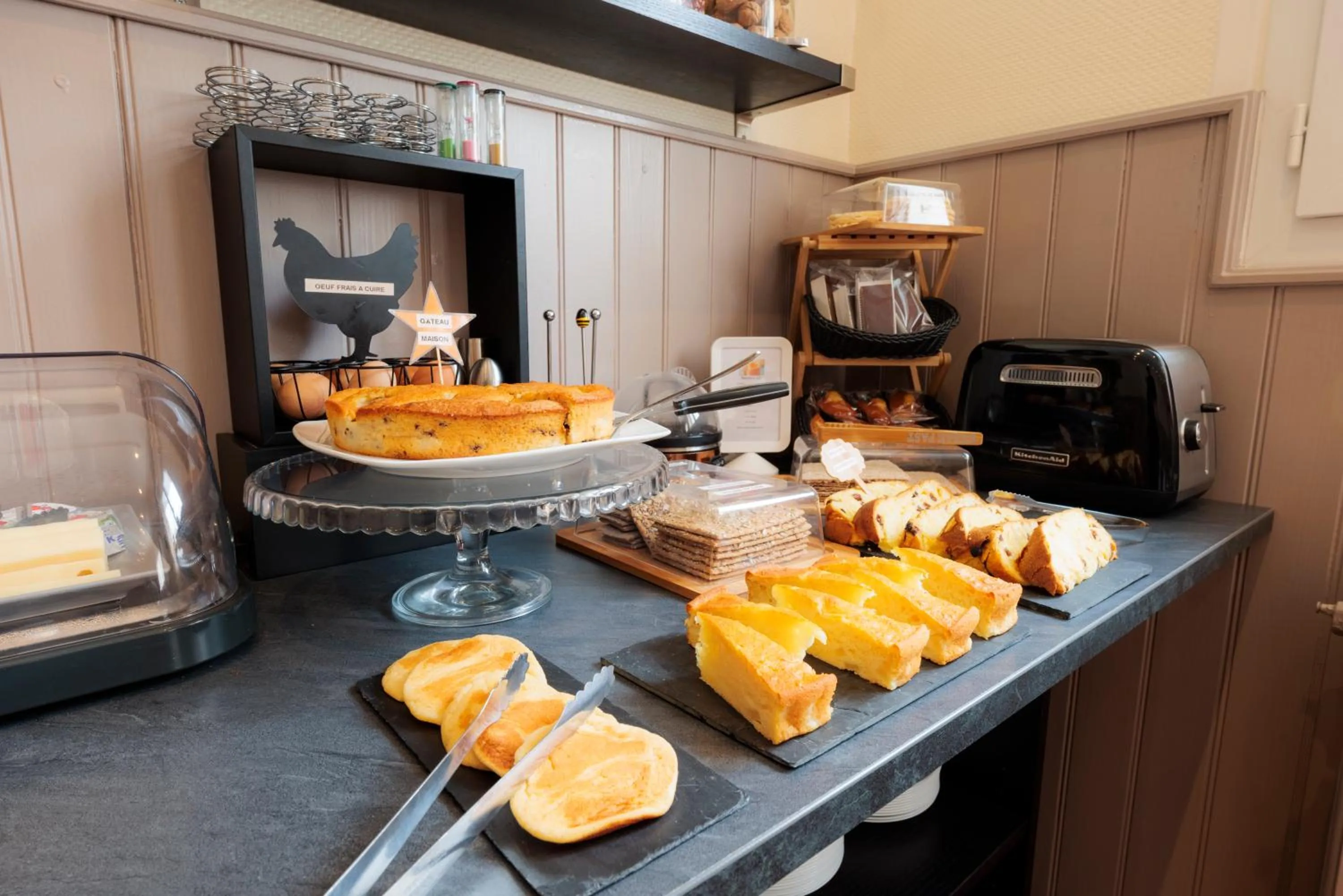 Property building in Hotel Belle Vue Royan