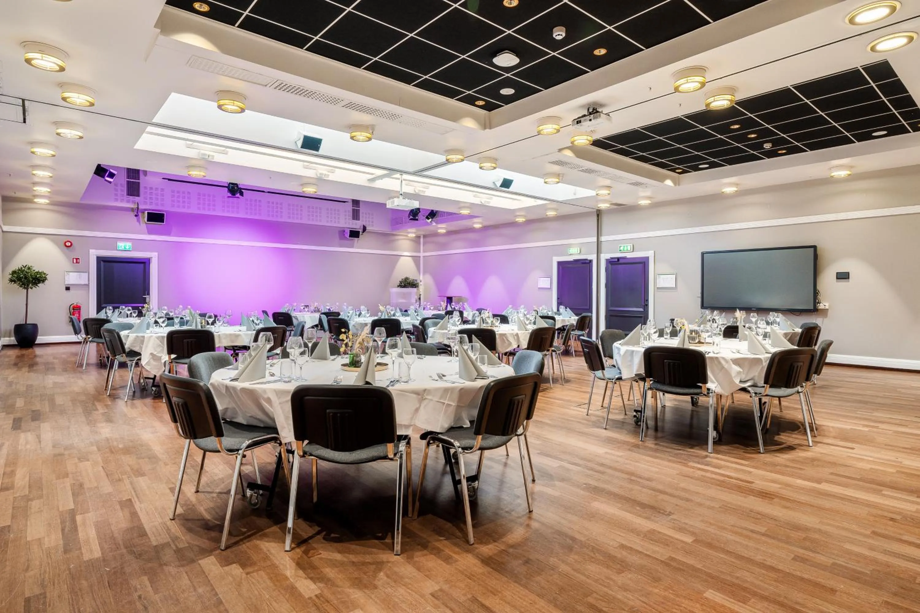 Meeting/conference room in Home Hotel Bryggen