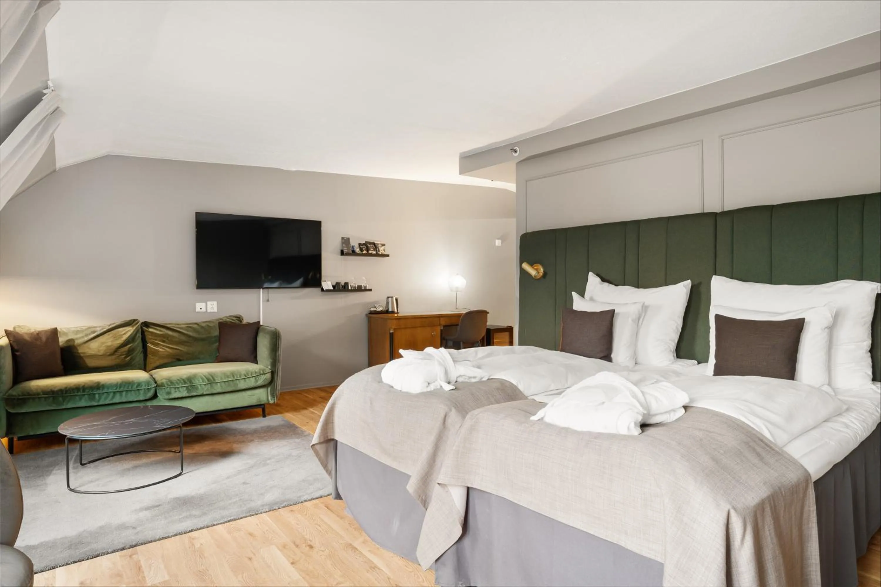 Bedroom, Bed in Home Hotel Bryggen