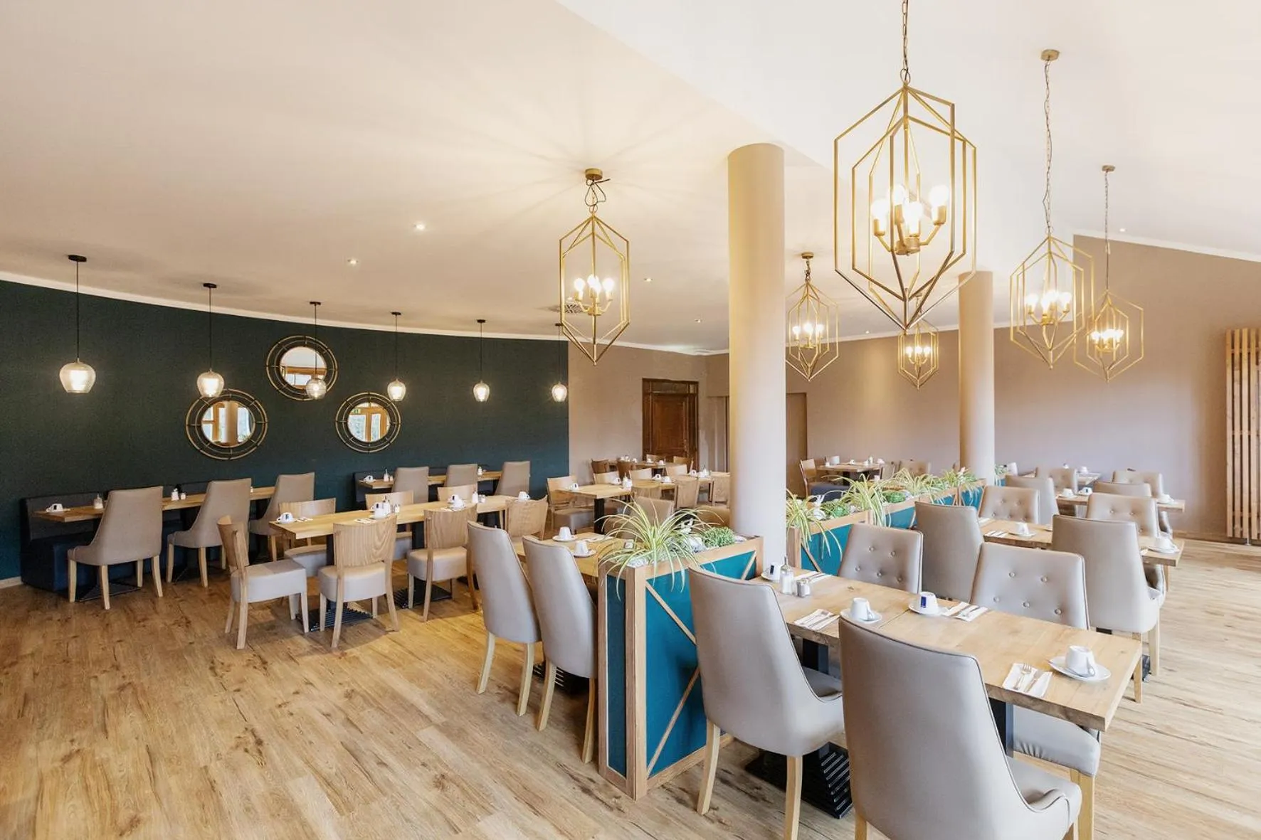 Restaurant/places to eat in Hotel Ahornhof