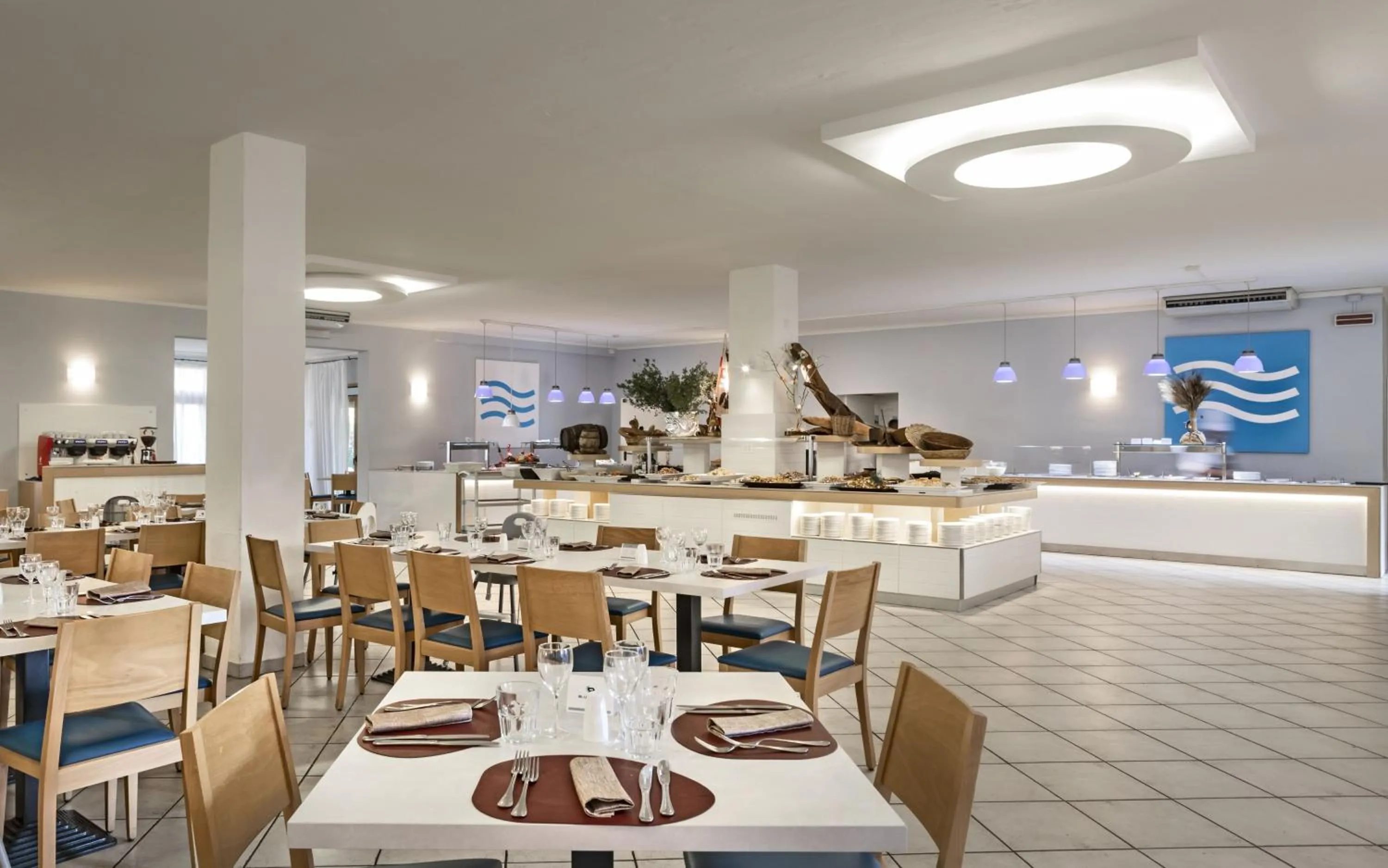 Restaurant/places to eat in Blu Hotel Laconia Village