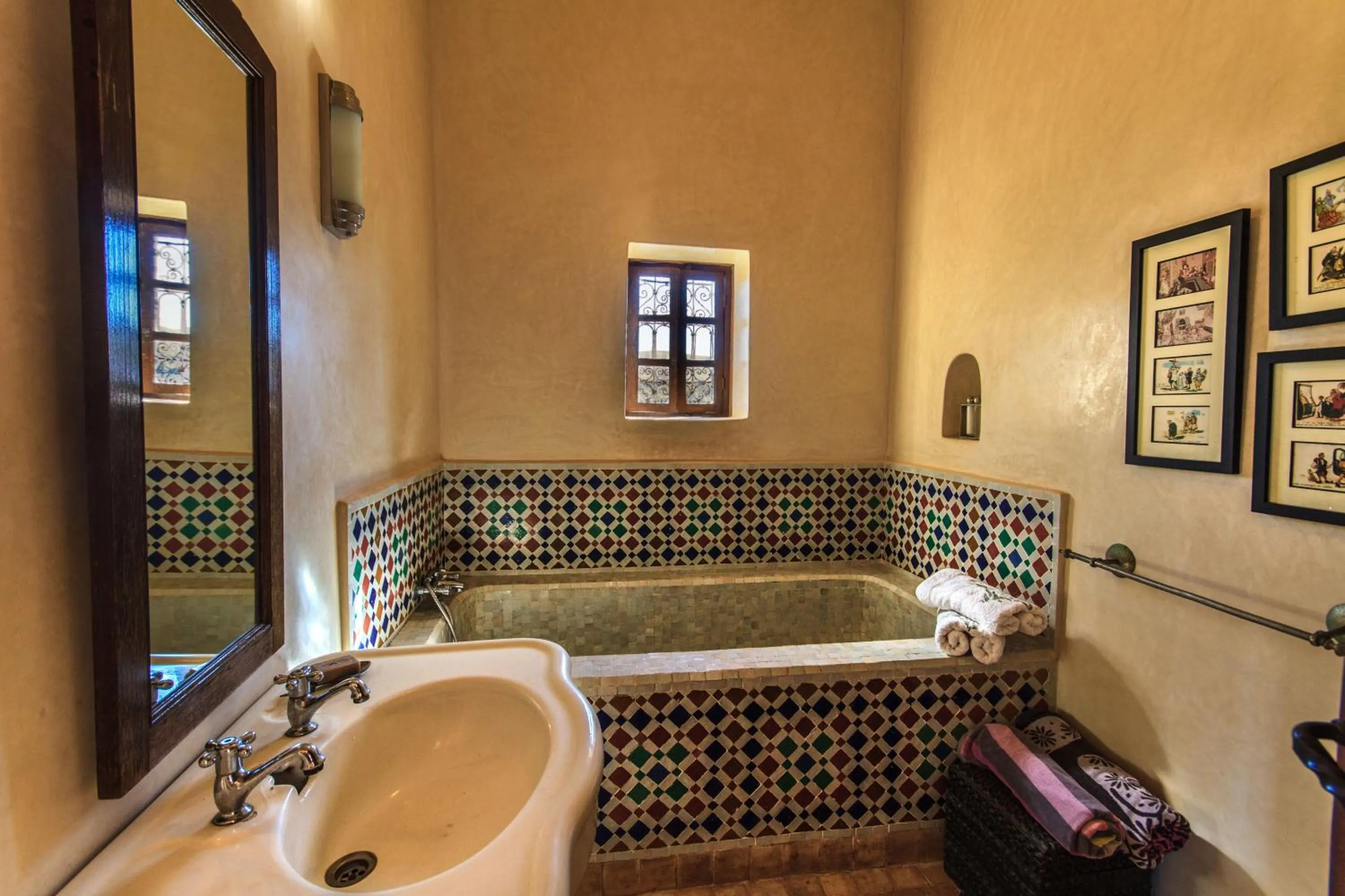 Bathroom in Kasbah Tabelkoukt