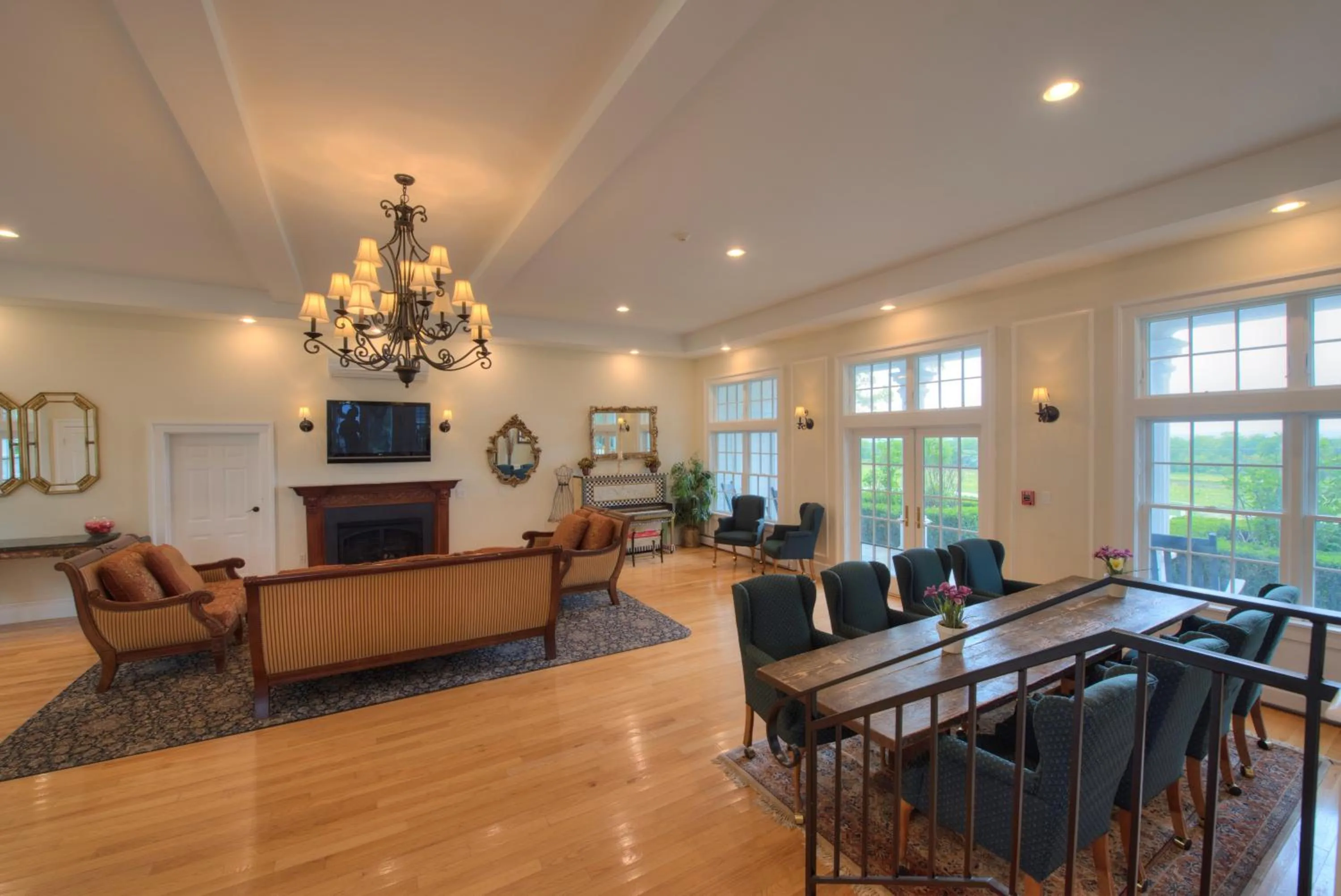 Communal lounge/ TV room in John Joseph Inn