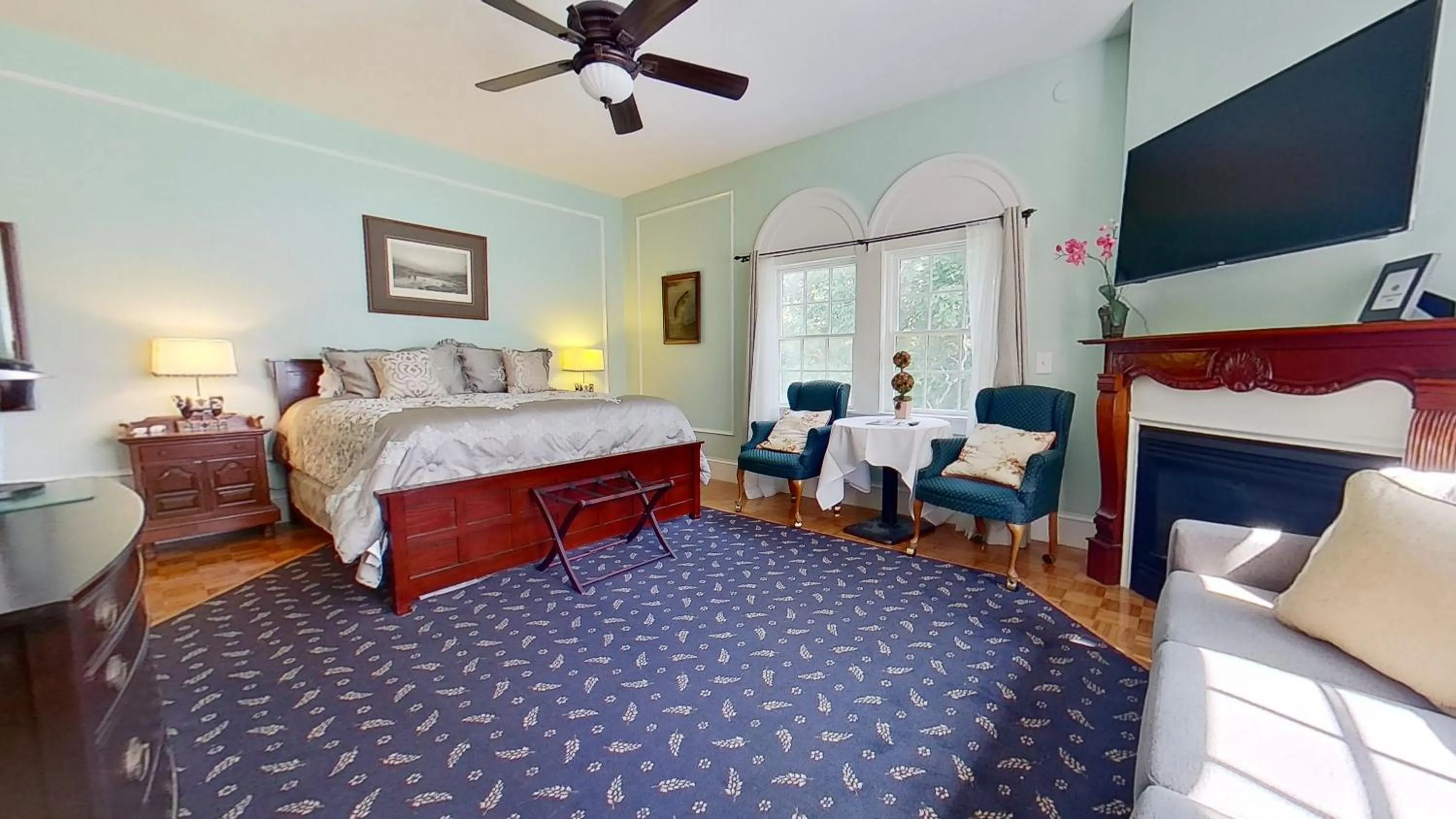 Bedroom in John Joseph Inn