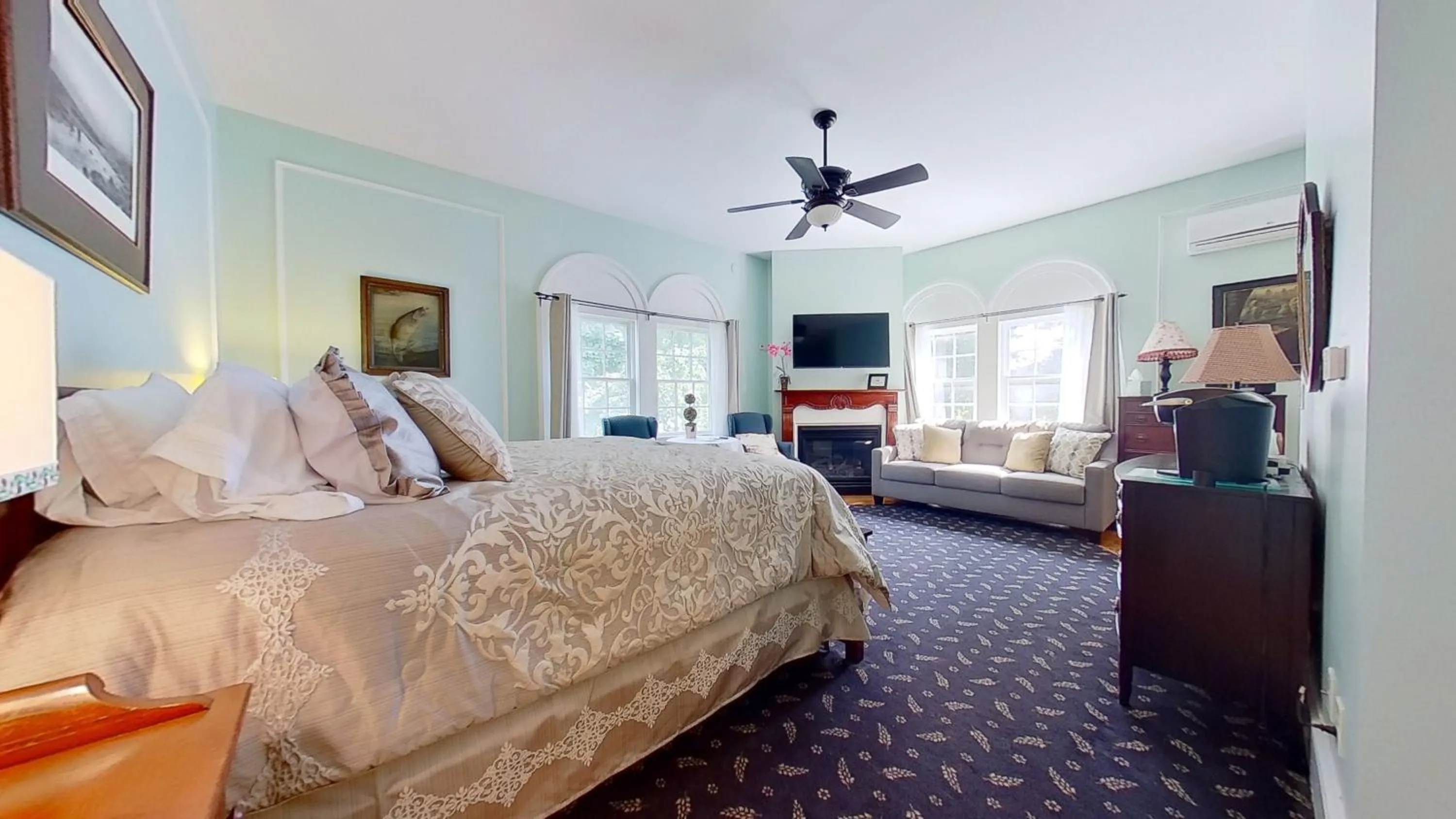 Bedroom in John Joseph Inn