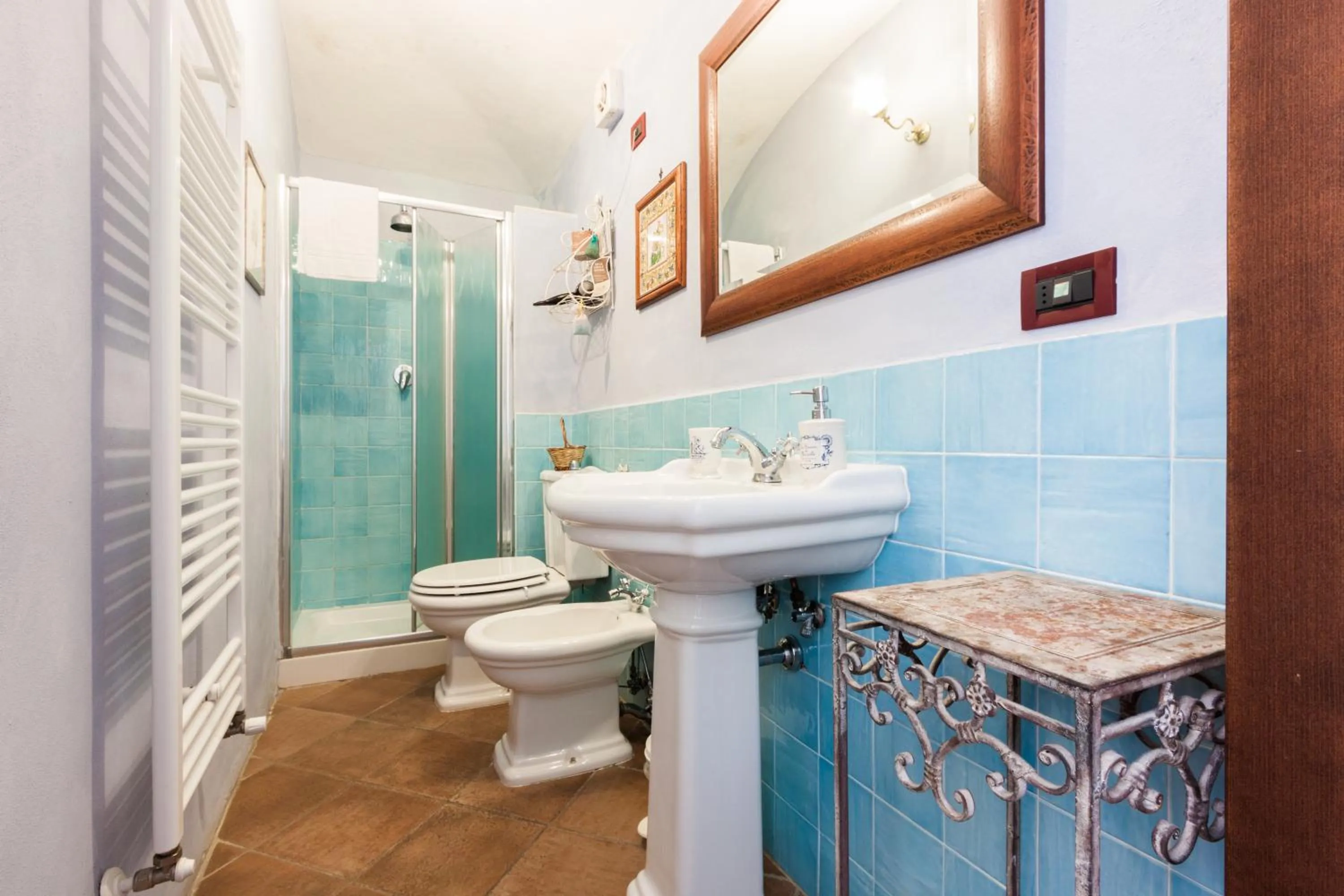 Toilet in Borgo Tepolini Country House