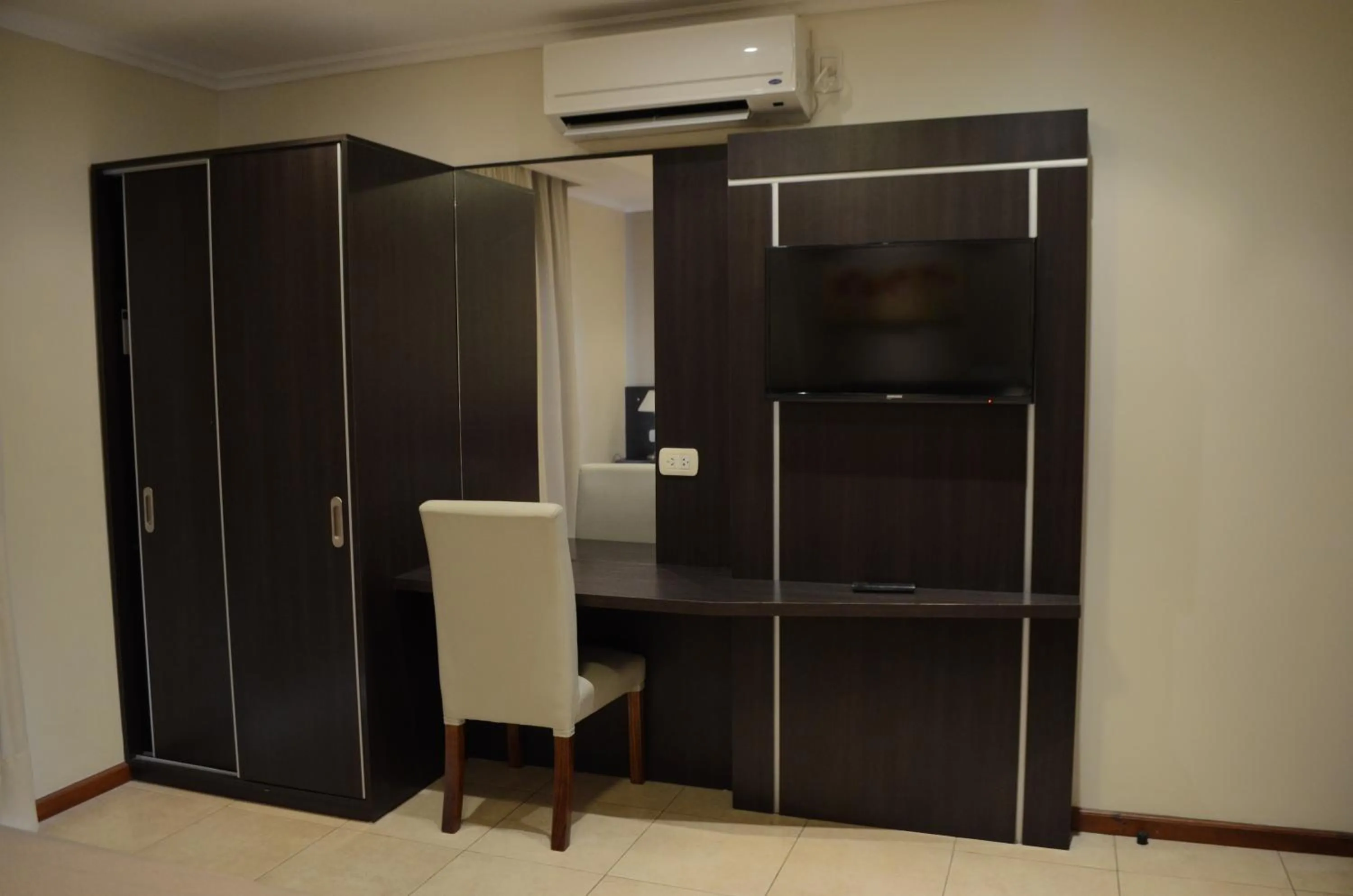 TV and multimedia in Hotel Jardin De Iguazu