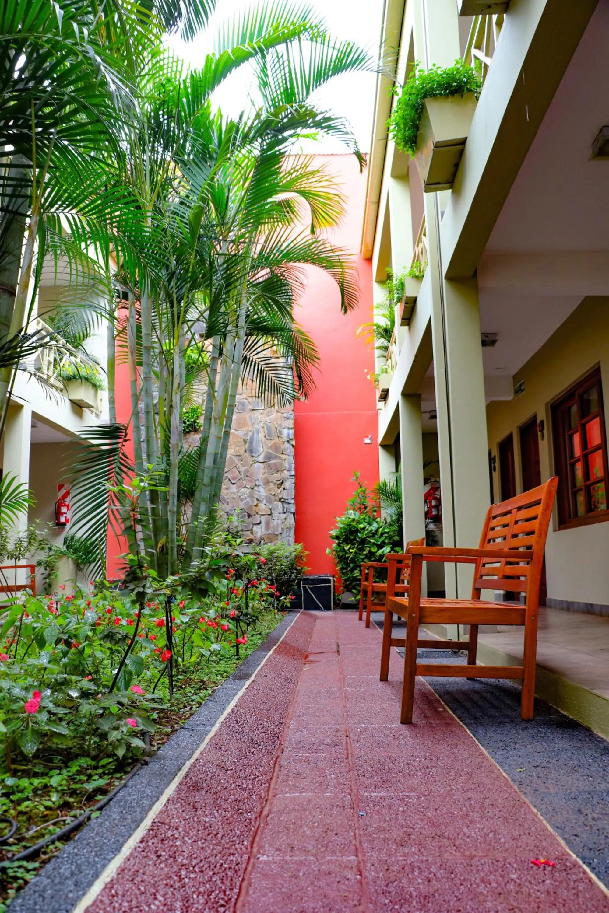 Patio in Hotel Jardin De Iguazu