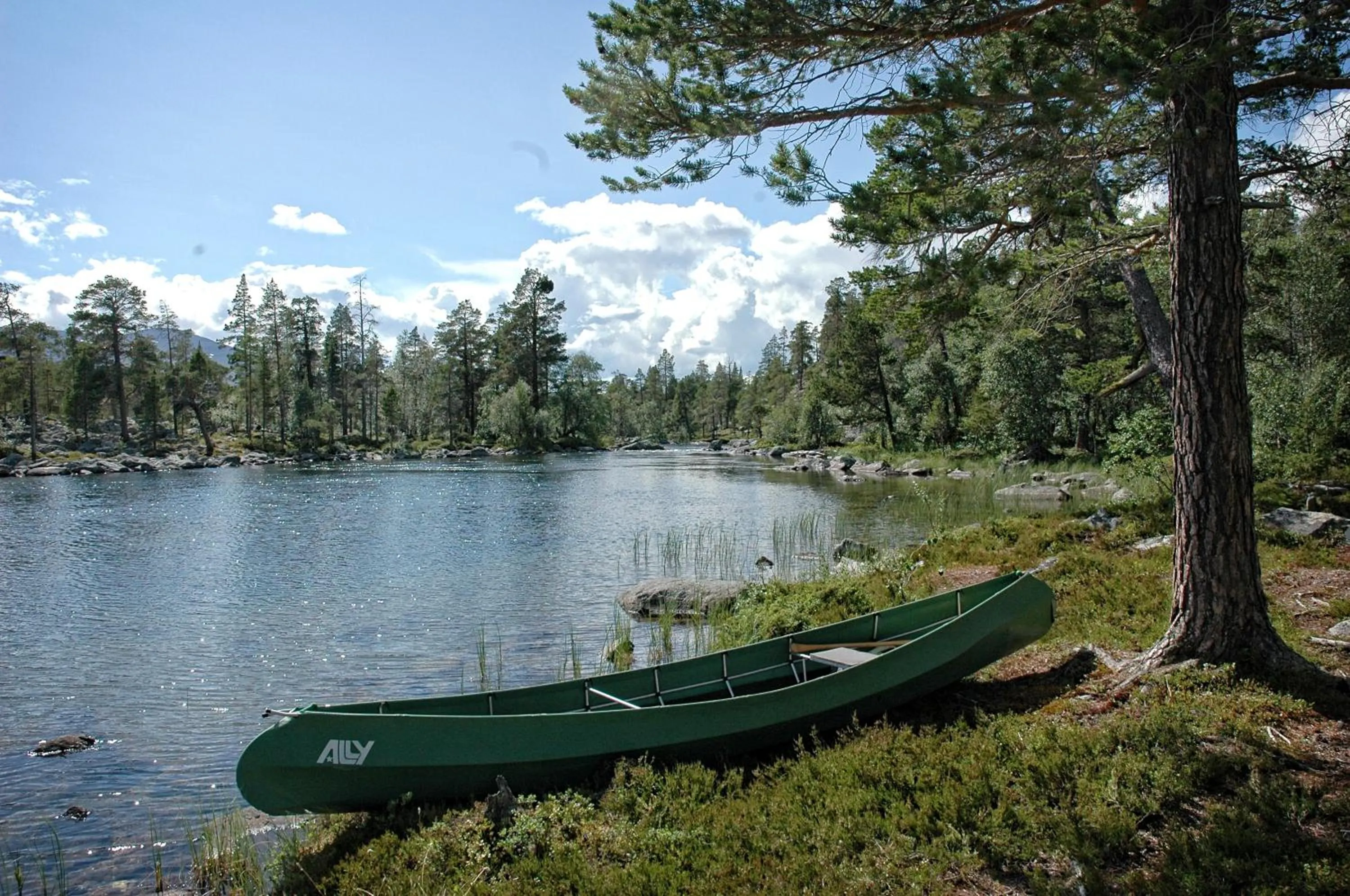 Canoeing in Herangtunet Mountain Lodge
