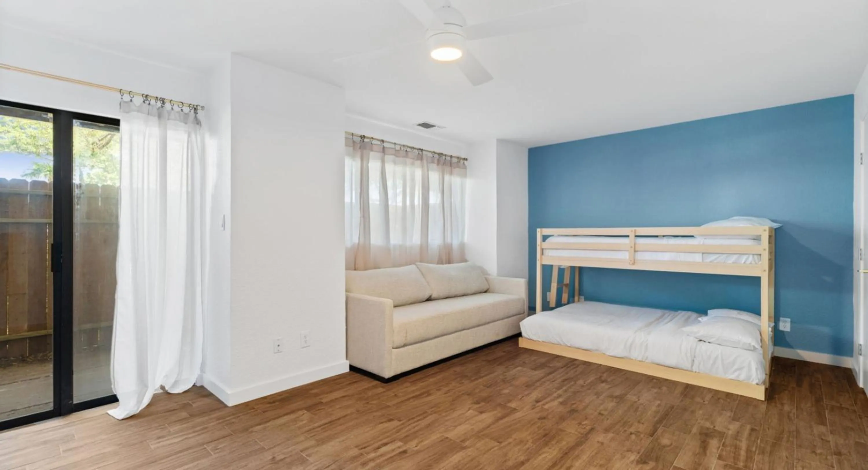 Bed in Horseshoe Bay Resort