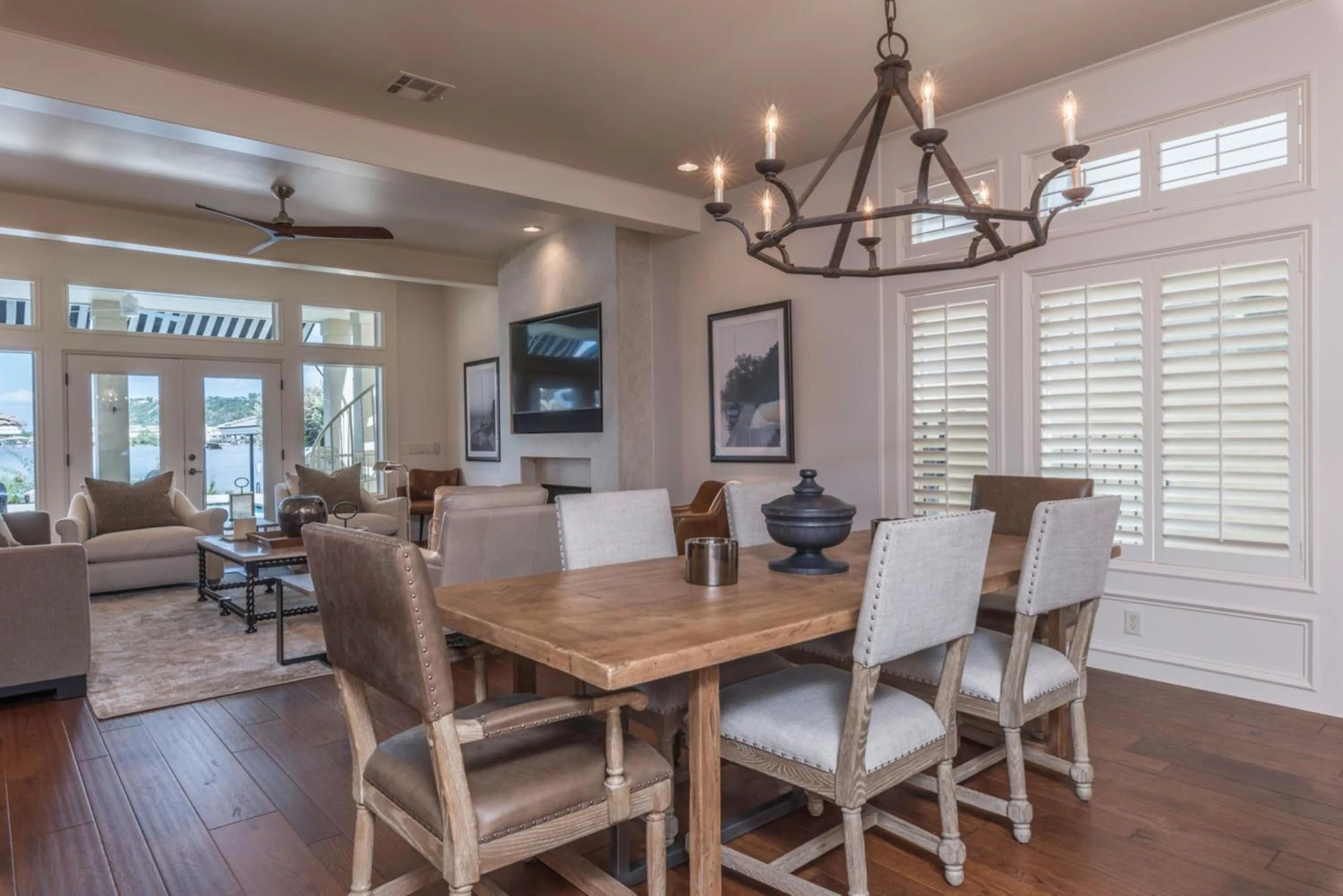 Dining area in Horseshoe Bay Resort