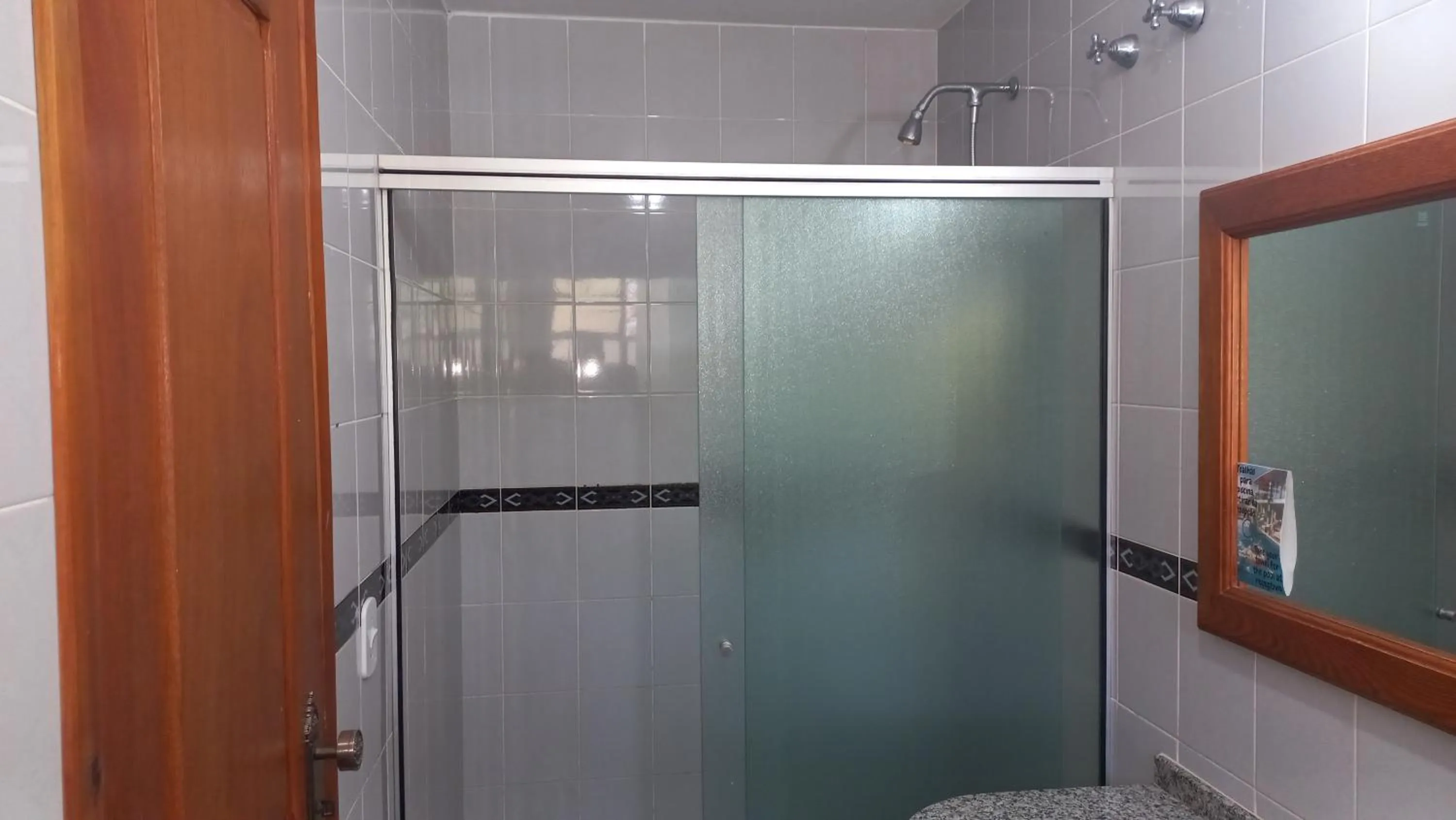 Shower in Canzi Cataratas Hotel