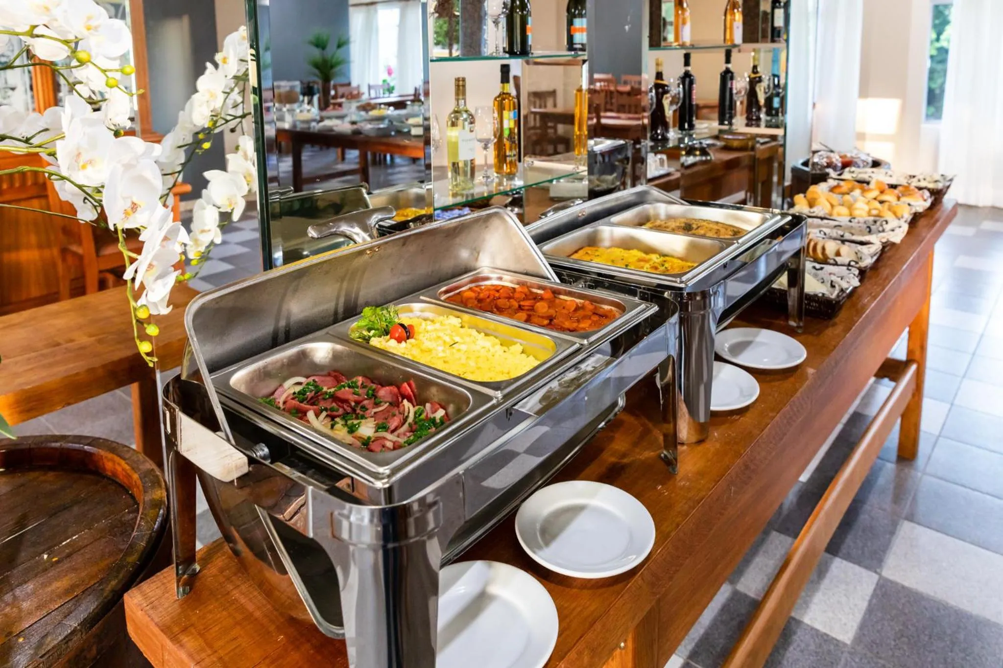 Buffet breakfast in Canzi Cataratas Hotel