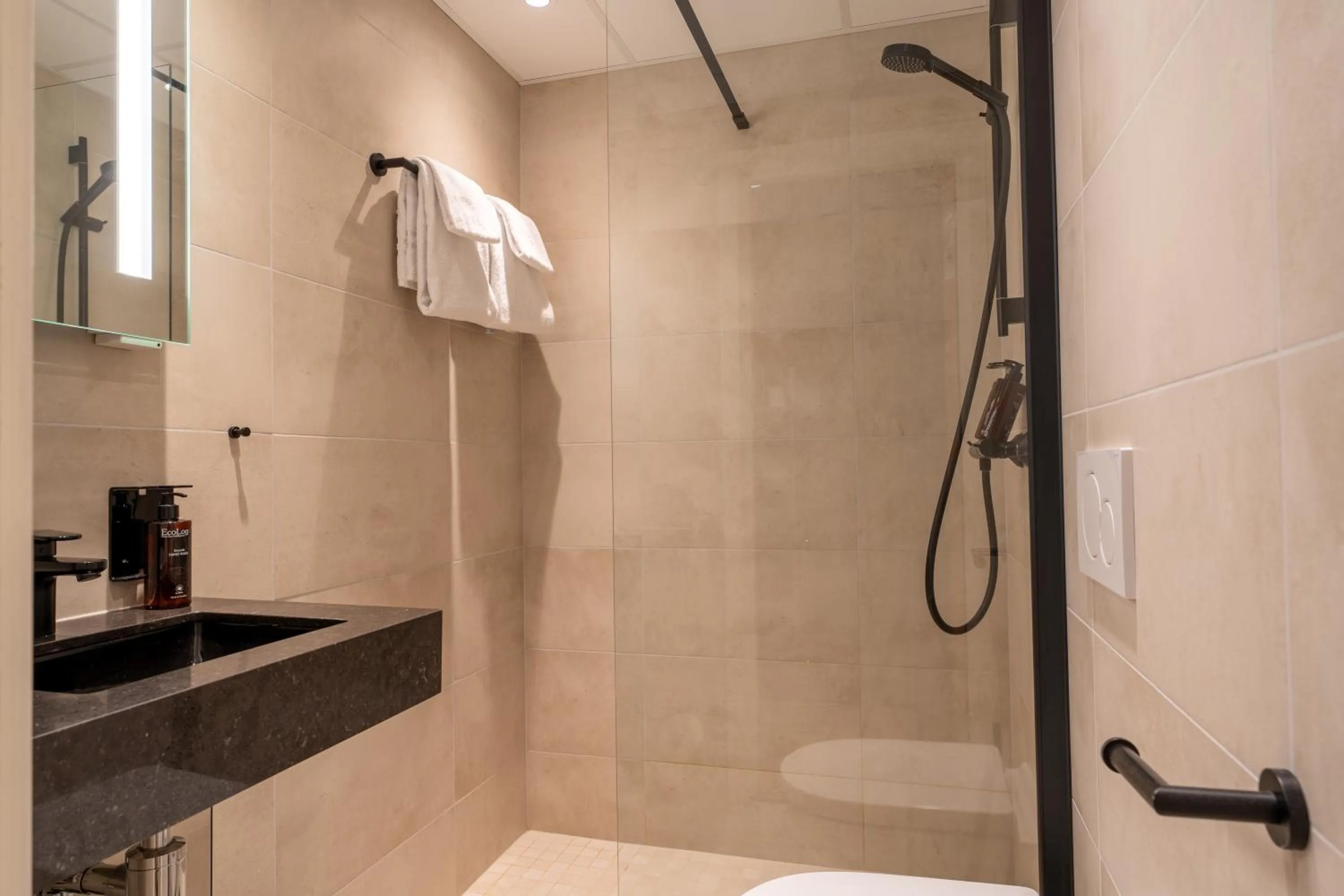 Bathroom in Quality Hotel Saga