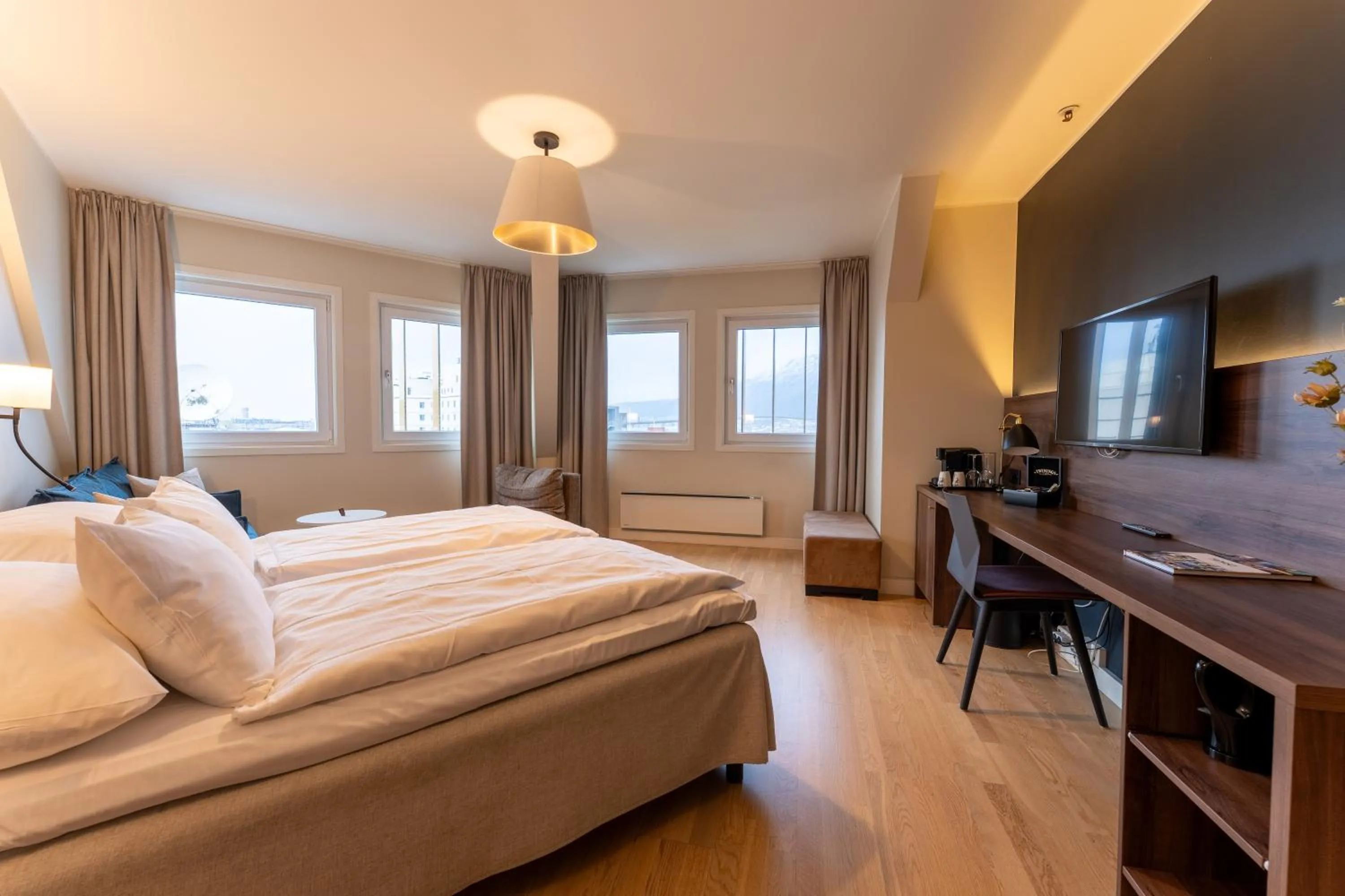 Photo of the whole room, Bed in Quality Hotel Saga